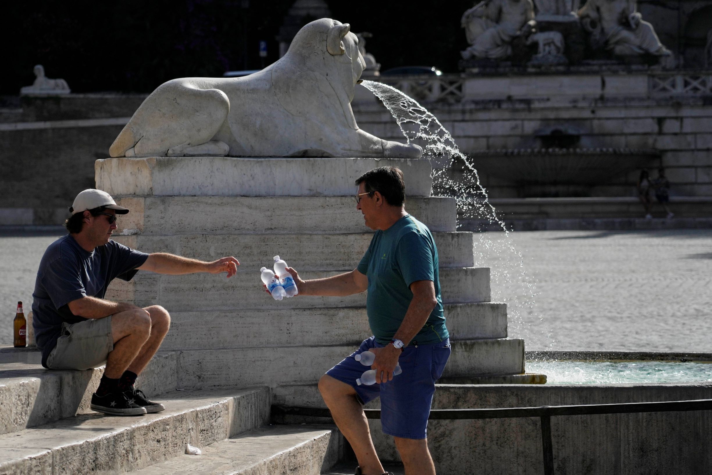 موجة حر شديد وأحوال جوية سيئة في نصف الكرة الشمالي