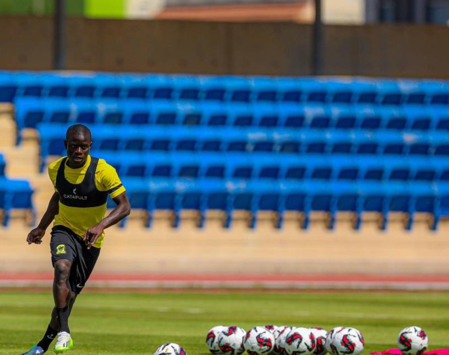 سوق الصيف ساخن .. 10 صفقات بمليار ريال