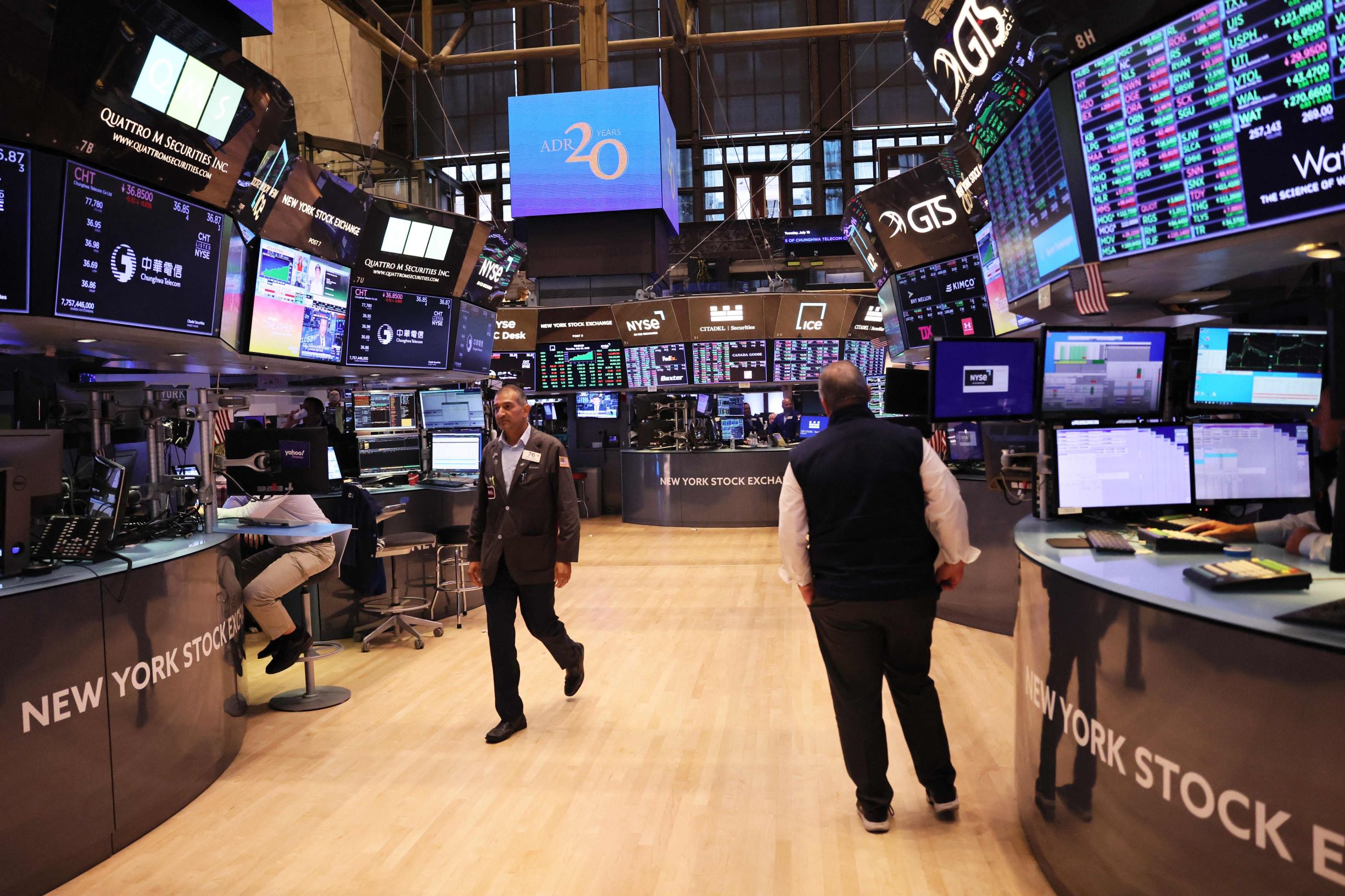 أرباح البنوك تدعم صعود وول ستريت.. و"داو جونز" يحقق أطول سلسلة مكاسب منذ 2021