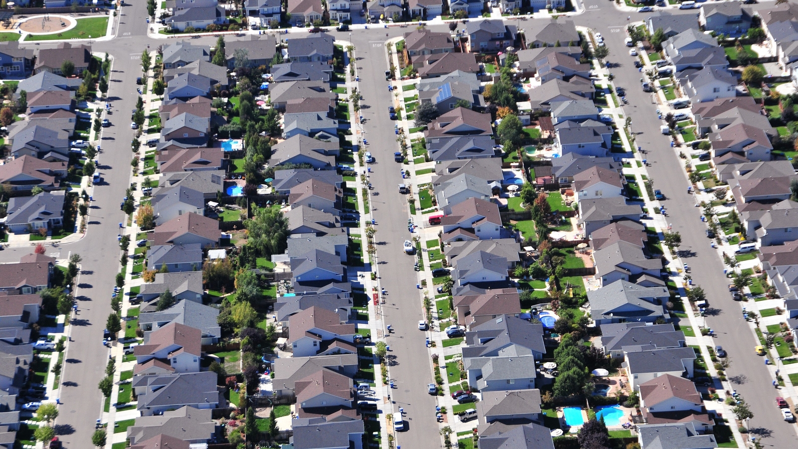 مبيعات المساكن الجديدة الأمريكية تهبط 2.5% خلال يونيو 