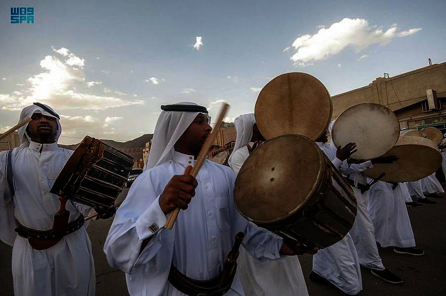 تتضمن الفعاليات إقامة أمسيات شعرية، ومشاركة فرقة نجران الشعبية. 