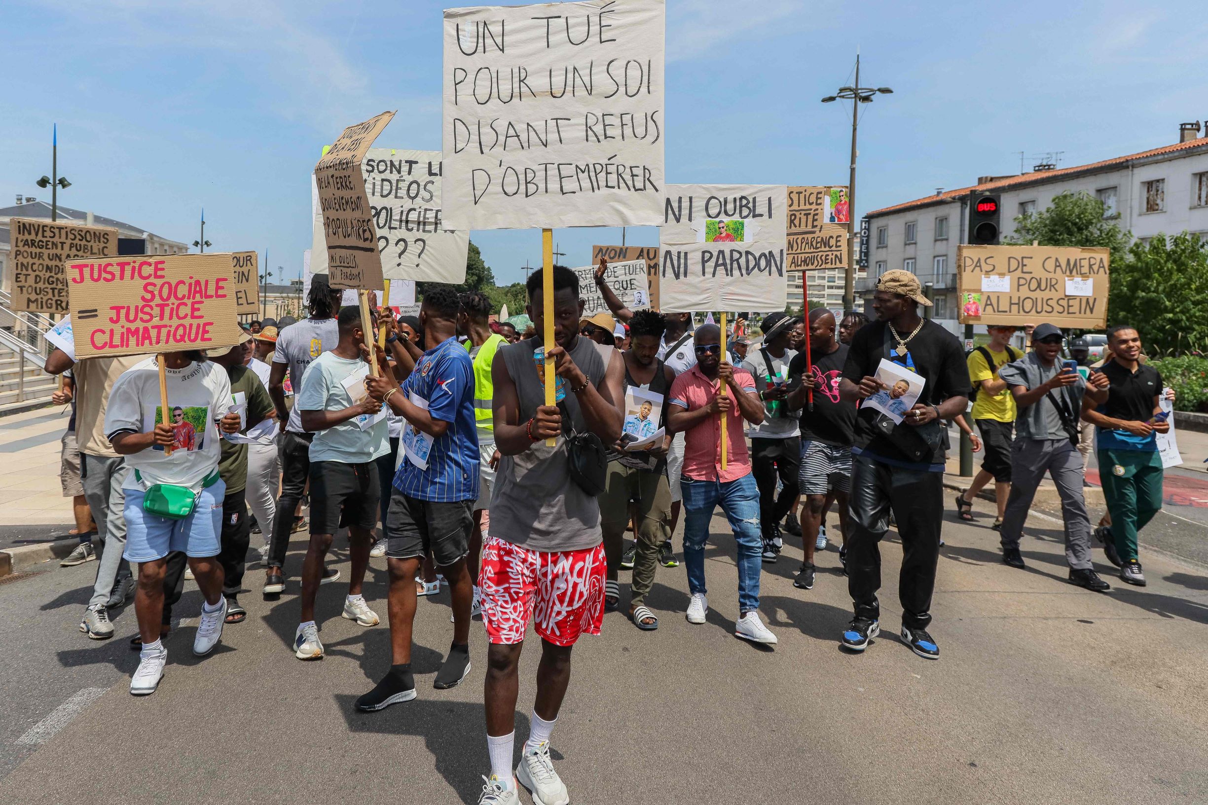 مسيرات حزن وغضب ضد عنف الشرطة في فرنسا