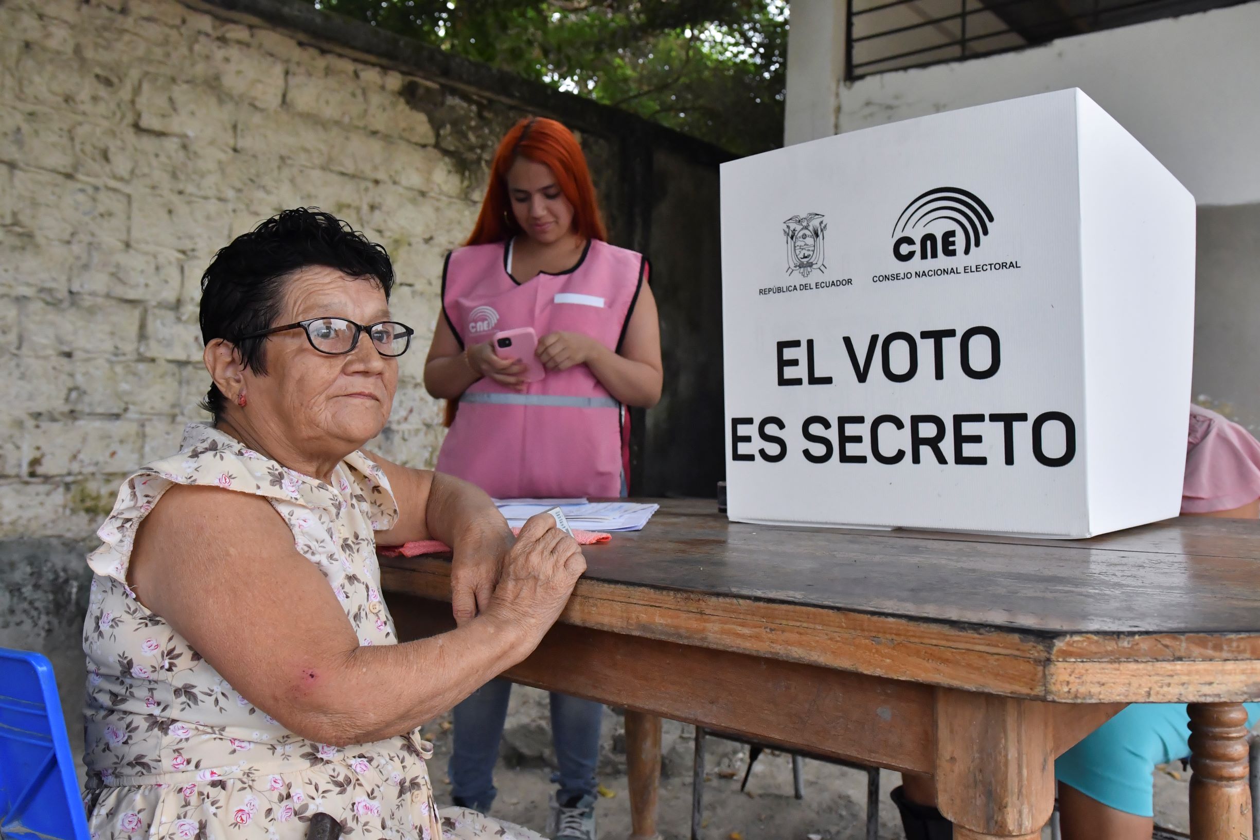 الإكوادور تختار رئيسا جديدا وسط موجة عنف غير مسبوقة