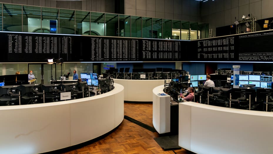الأسهم الأوروبية ترتفع مع صعود شركات صناعة الرقائق 