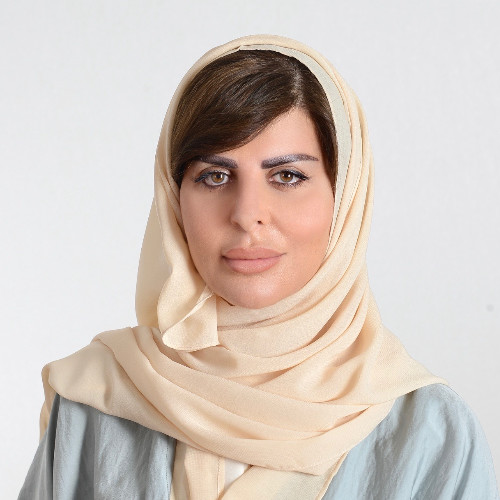 ندى صالح العتيقي رئيسا لمجلس الإدارة لشركة المركز التجاري