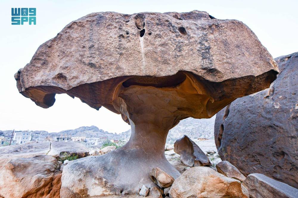 جبل شدا .. متحف مفتوح للصخور النادرة عمرها ملايين السنين