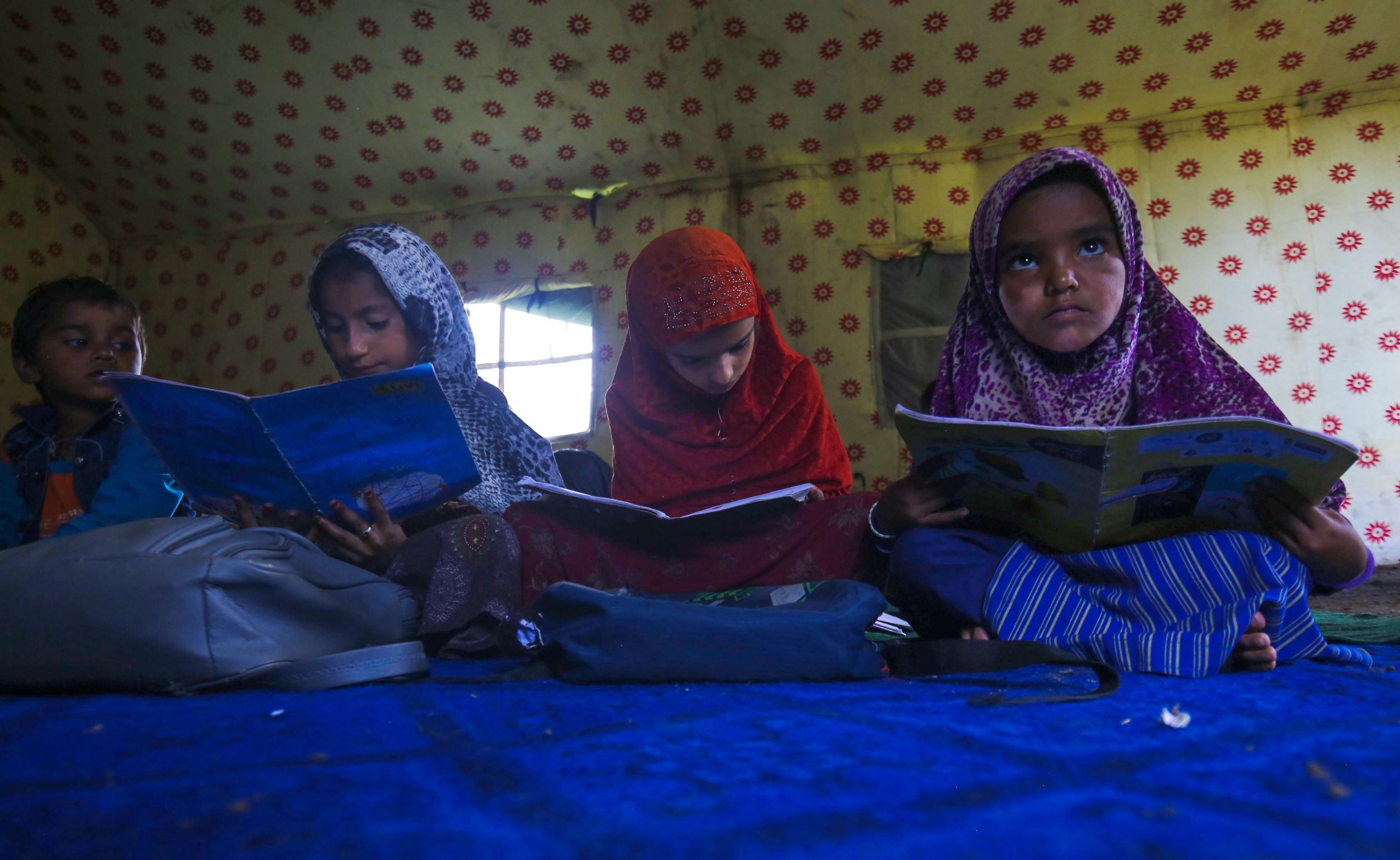 مدارس مؤقتة لتعليم 1.5 مليون طفل كشميري من البدو الرحل