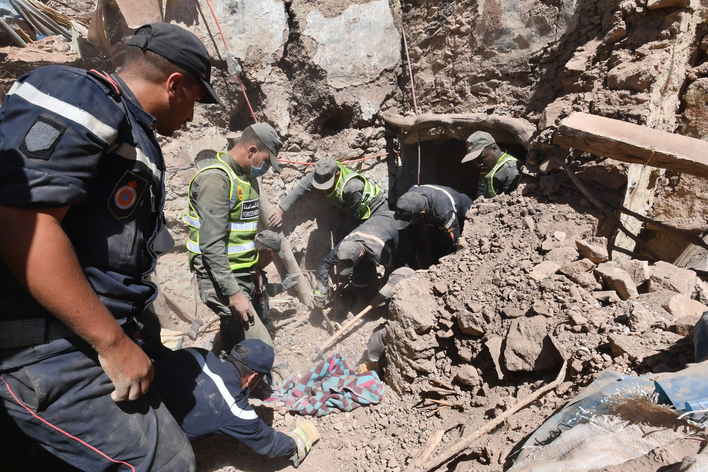 الجزائر تعرض خطة مساعدة طارئة لدعم المغرب