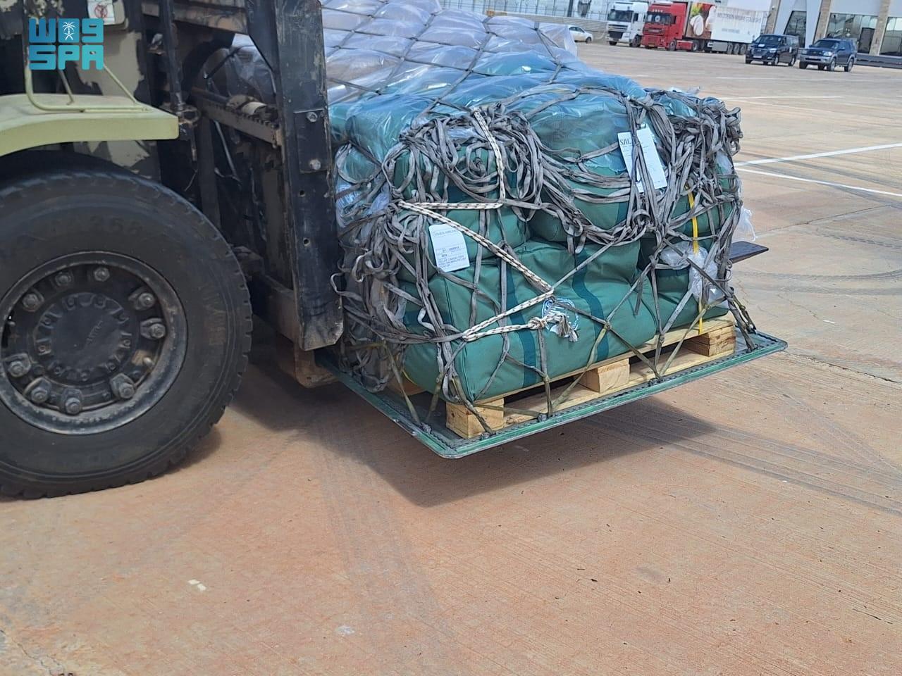 وصول الطائرة الإغاثية السعودية الخامسة إلى ليبيا لمساعدة المتضررين من الفيضانات