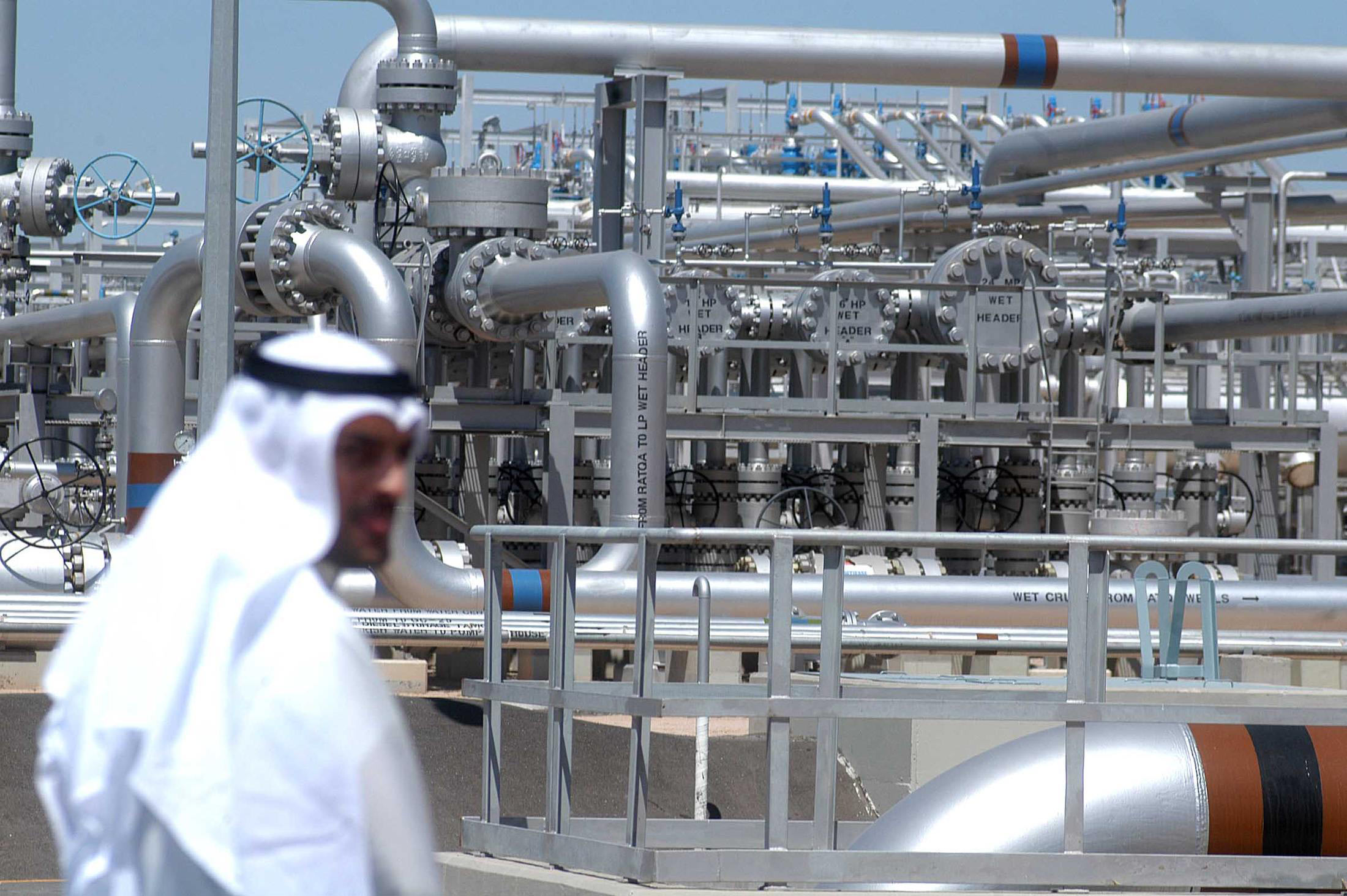 Когда нашли нефть в дубае. Нефтеперерабатывающий завод в Саудовской Аравии. Катар нефть. Кувейт нефтедобыча. Промышленность Катара.
