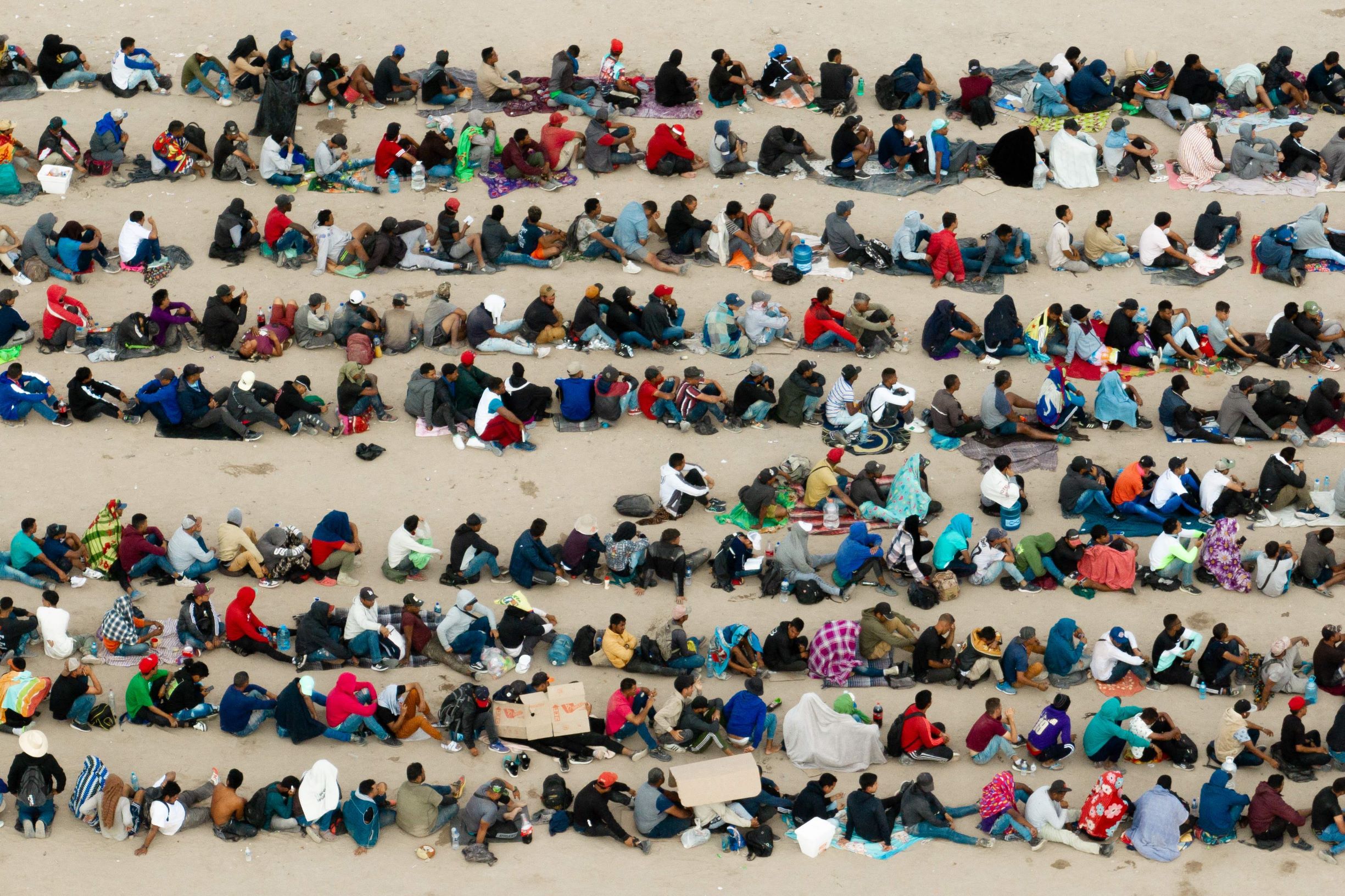 عبور الأسلاك الشائكة .. الصعب لم يأت بعد