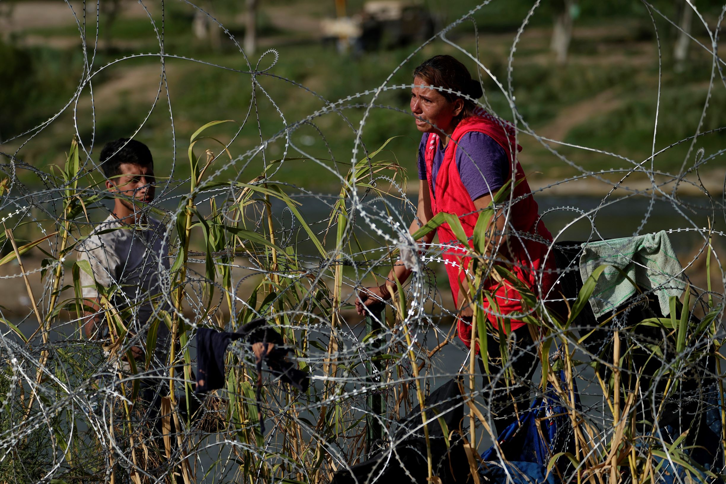 عبور الأسلاك الشائكة .. الصعب لم يأت بعد