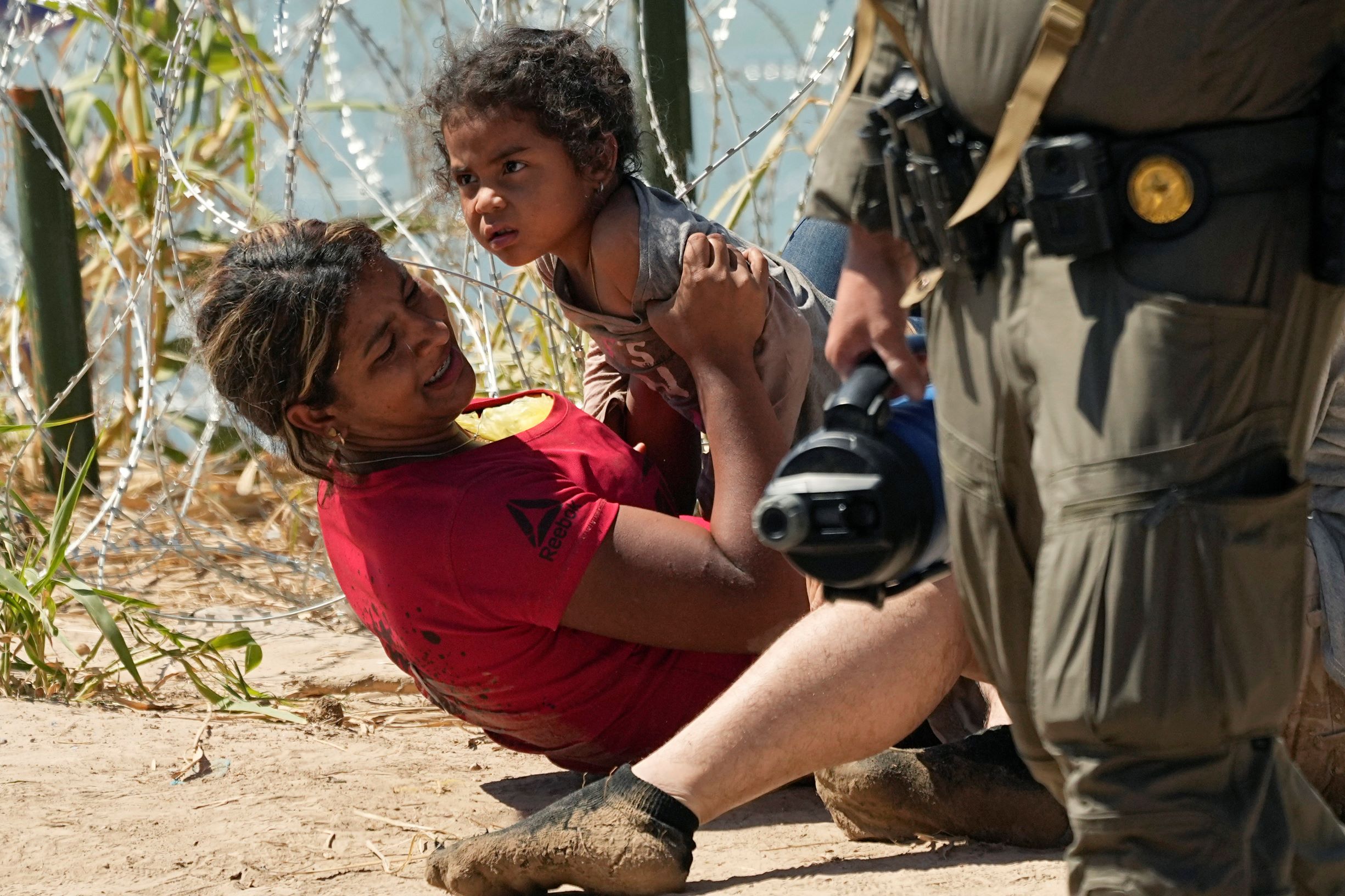 عبور الأسلاك الشائكة .. الصعب لم يأت بعد