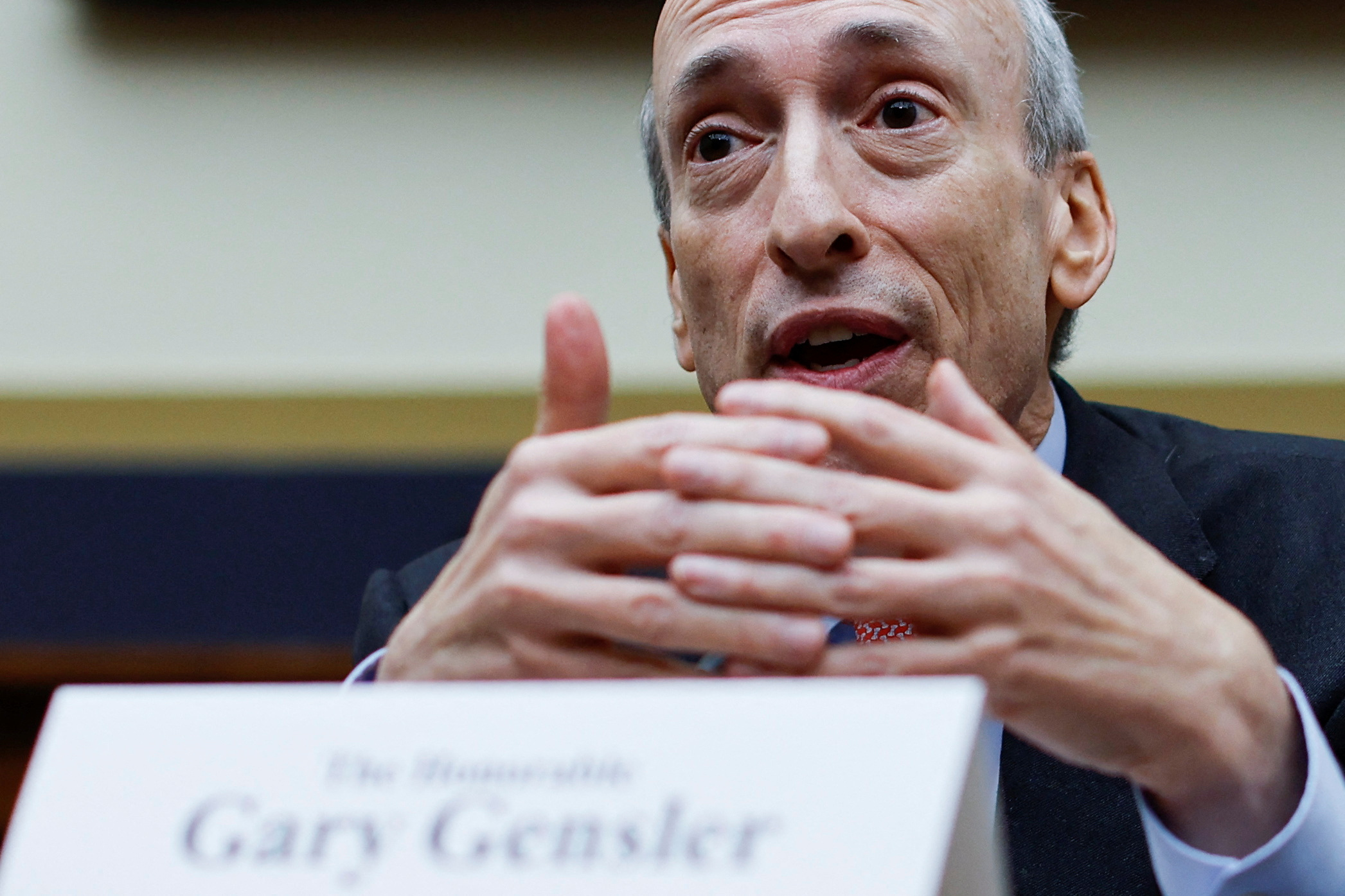 إغلاق الحكومة .. خطر يتربص بـ"وول ستريت"