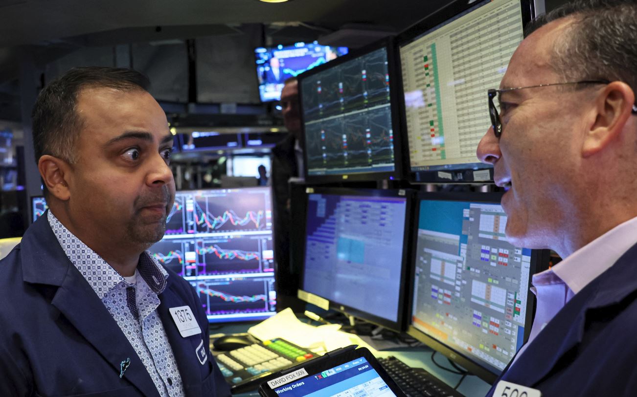 "وول ستريت" تغلق مرتفعة مع ترقب تقرير التضخم