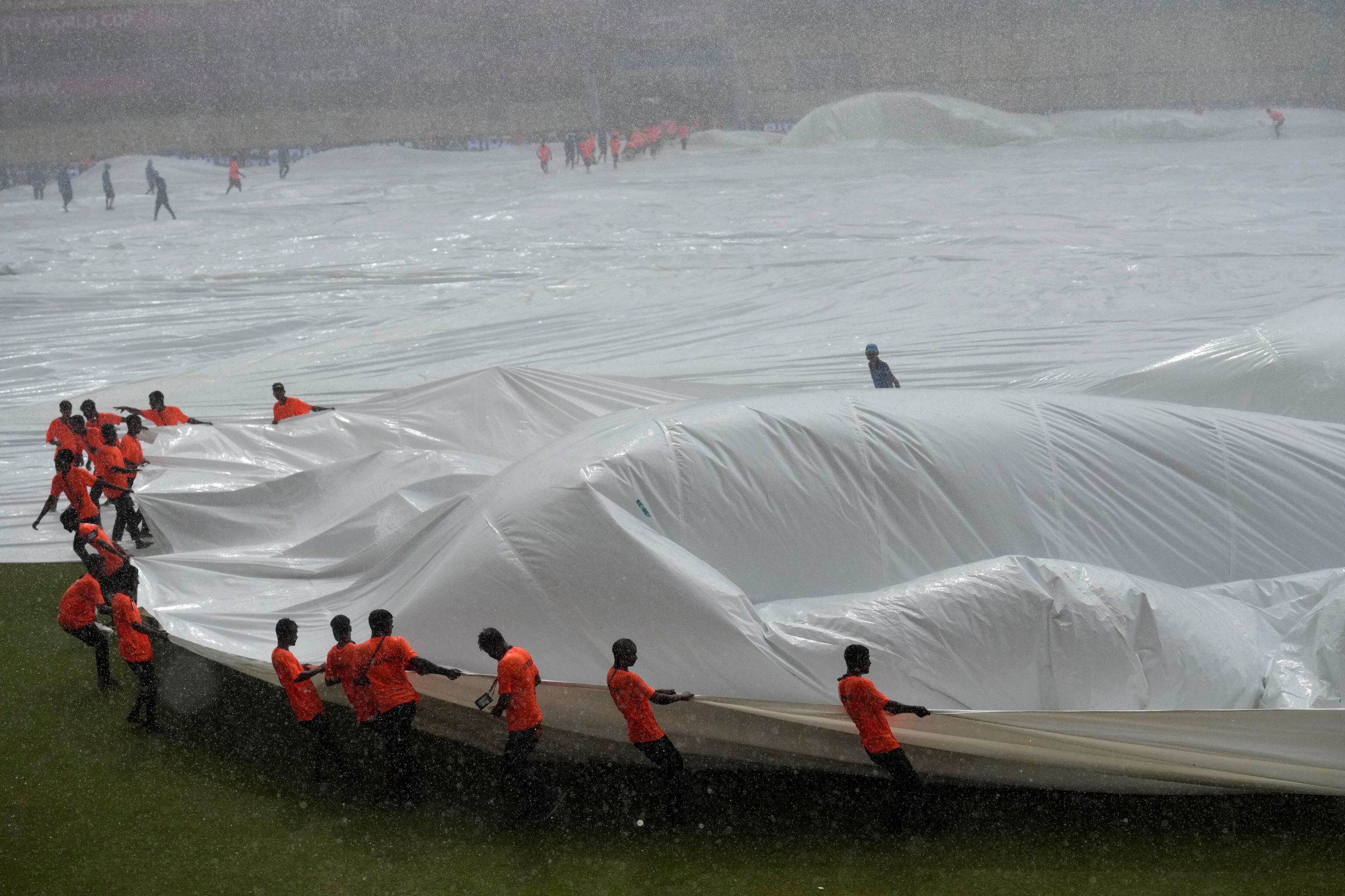 أمطار غزيرة تلغي  مباراة الإحماء لكأس العالم للكريكيت