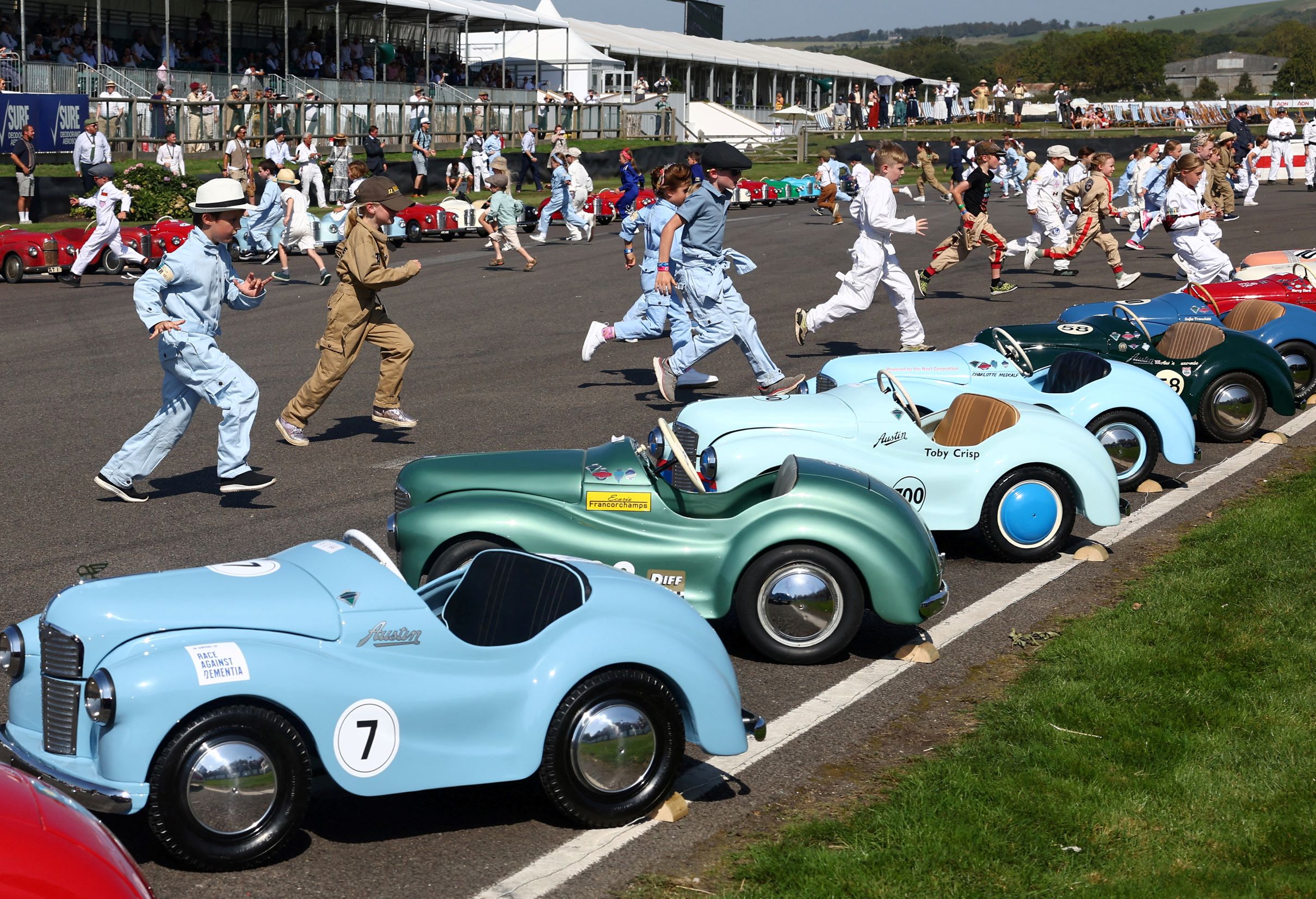 سباق سيارات للأطفال