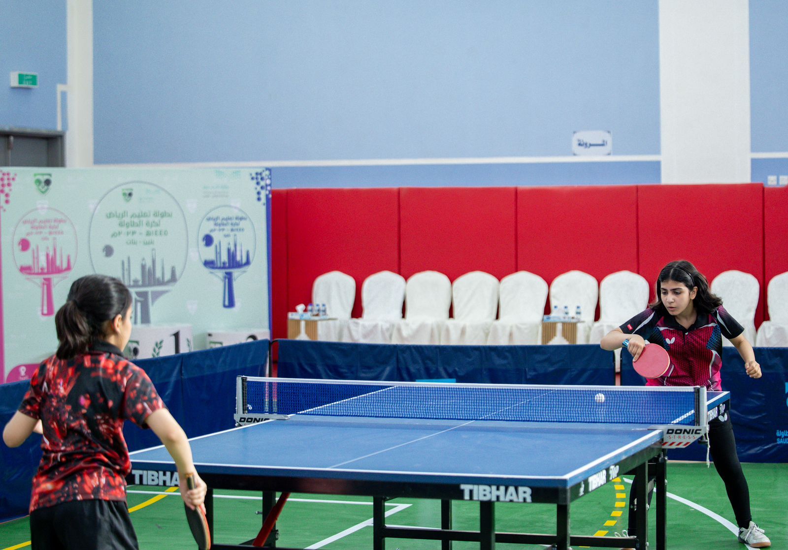 الزارع يتوج 18 طالبا وطالبة ببطولة تعليم الرياض لكرة الطاولة