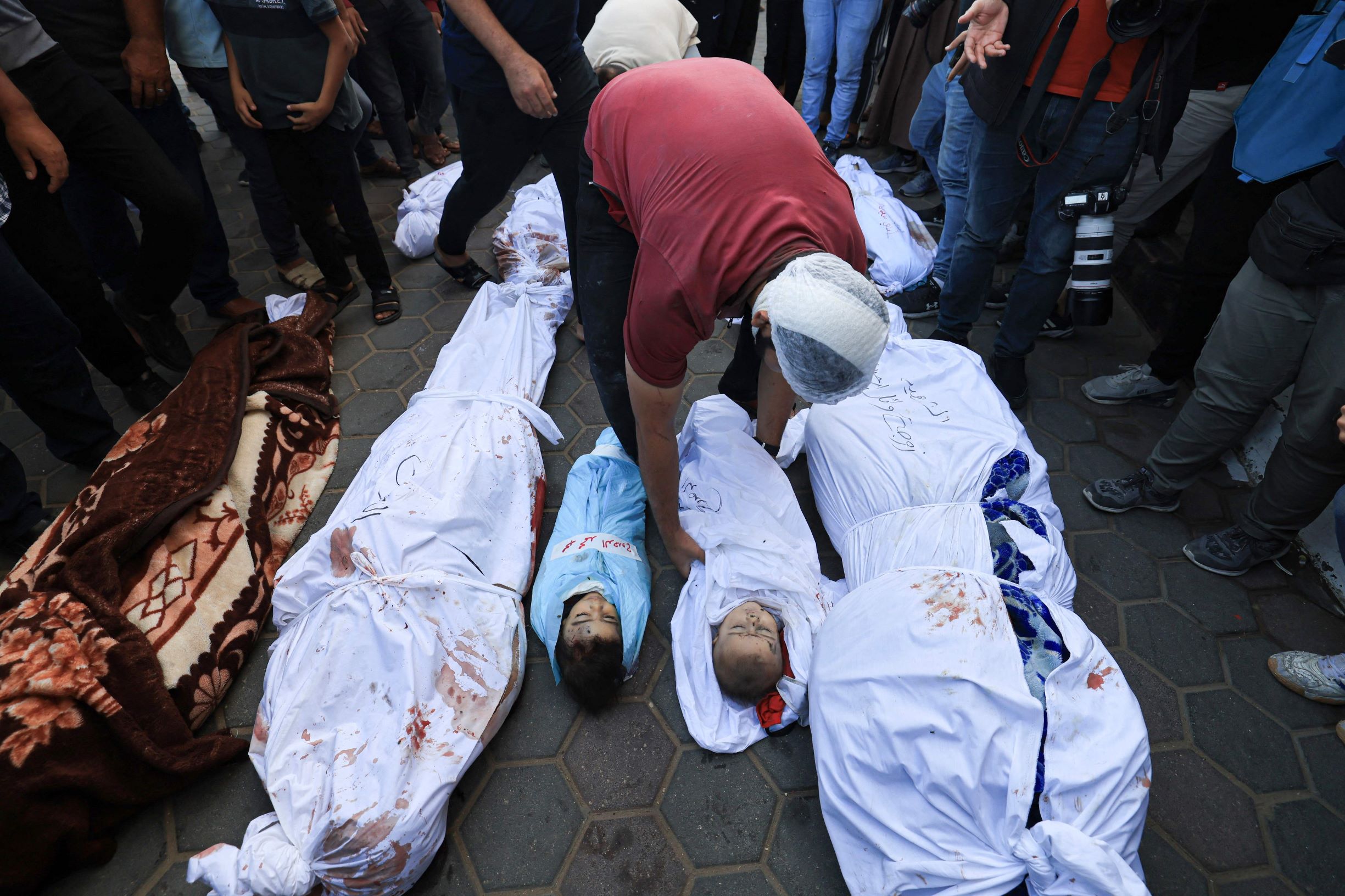 فلسطينيون: من الجنوب إلى الشمال حيثما نذهب سنموت