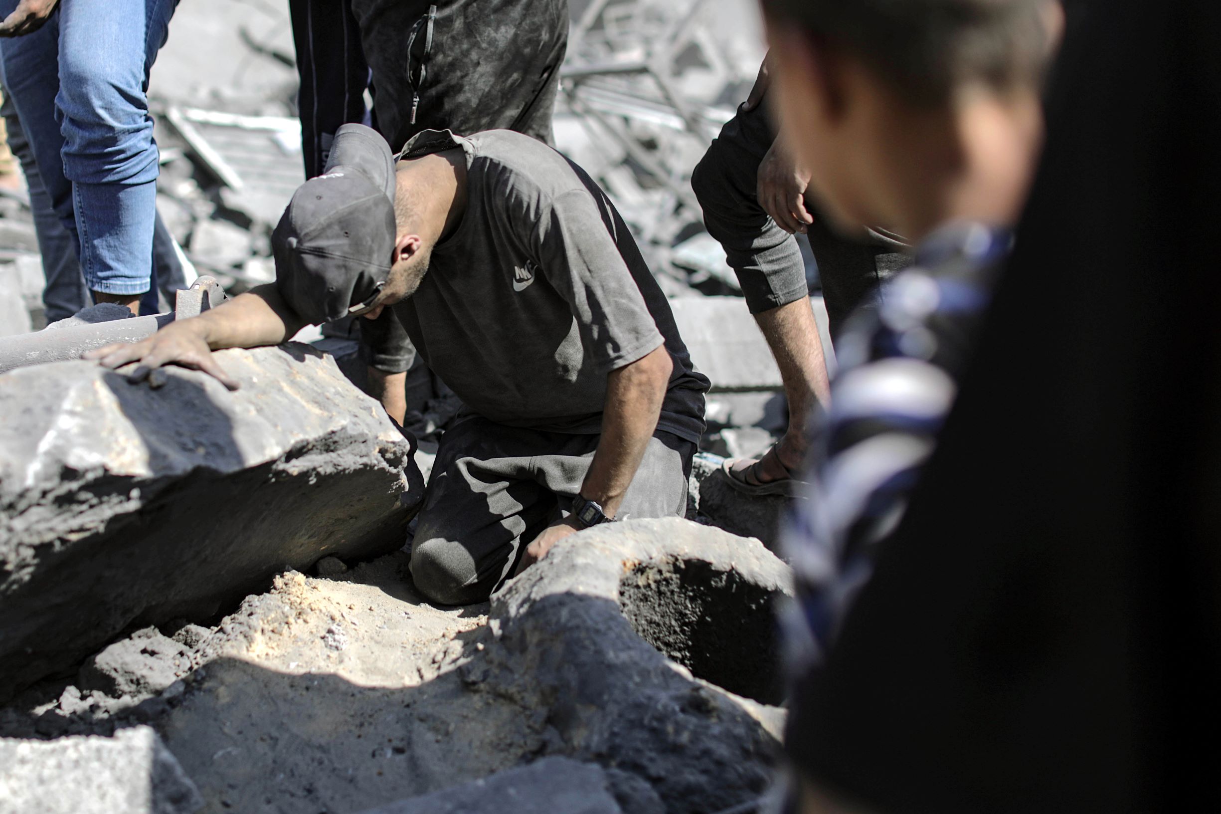 فلسطينيون: من الجنوب إلى الشمال حيثما نذهب سنموت