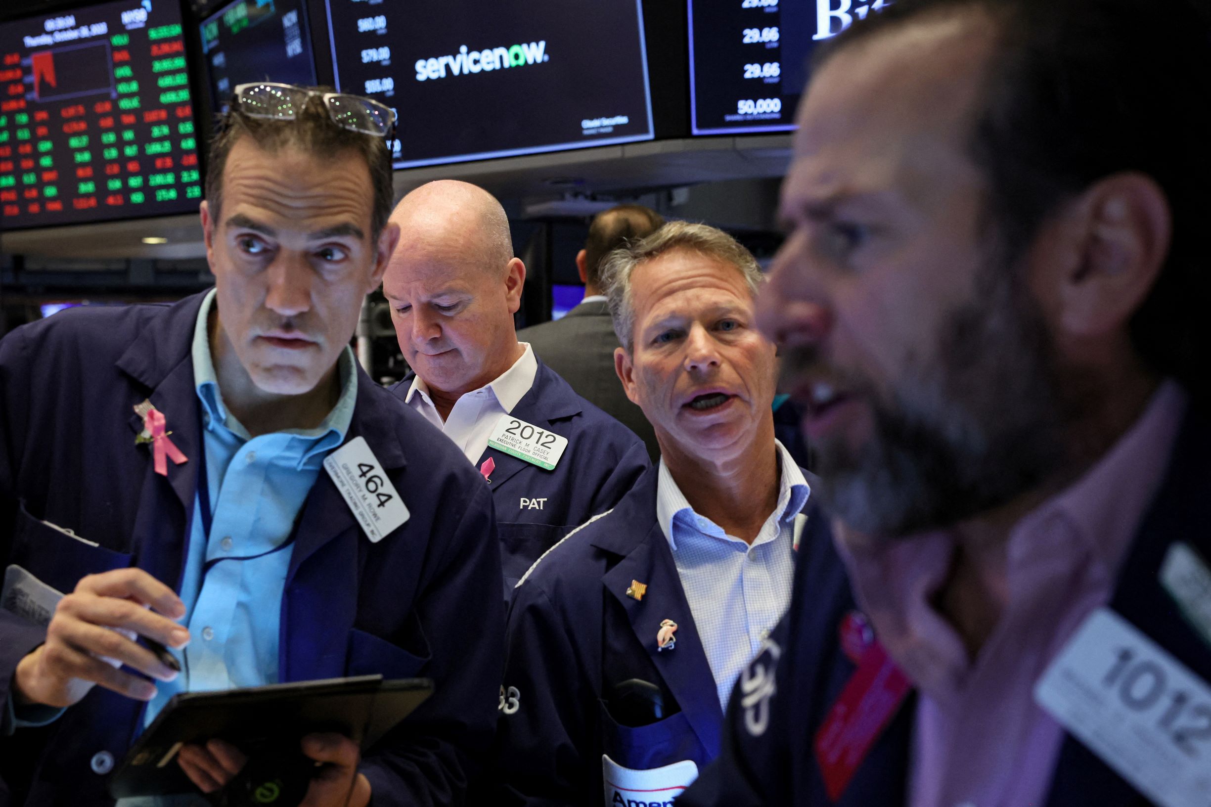 "ستاندرد آند بورز" و"ناسداك" يصعدان بدعم من أمازون وإنتل