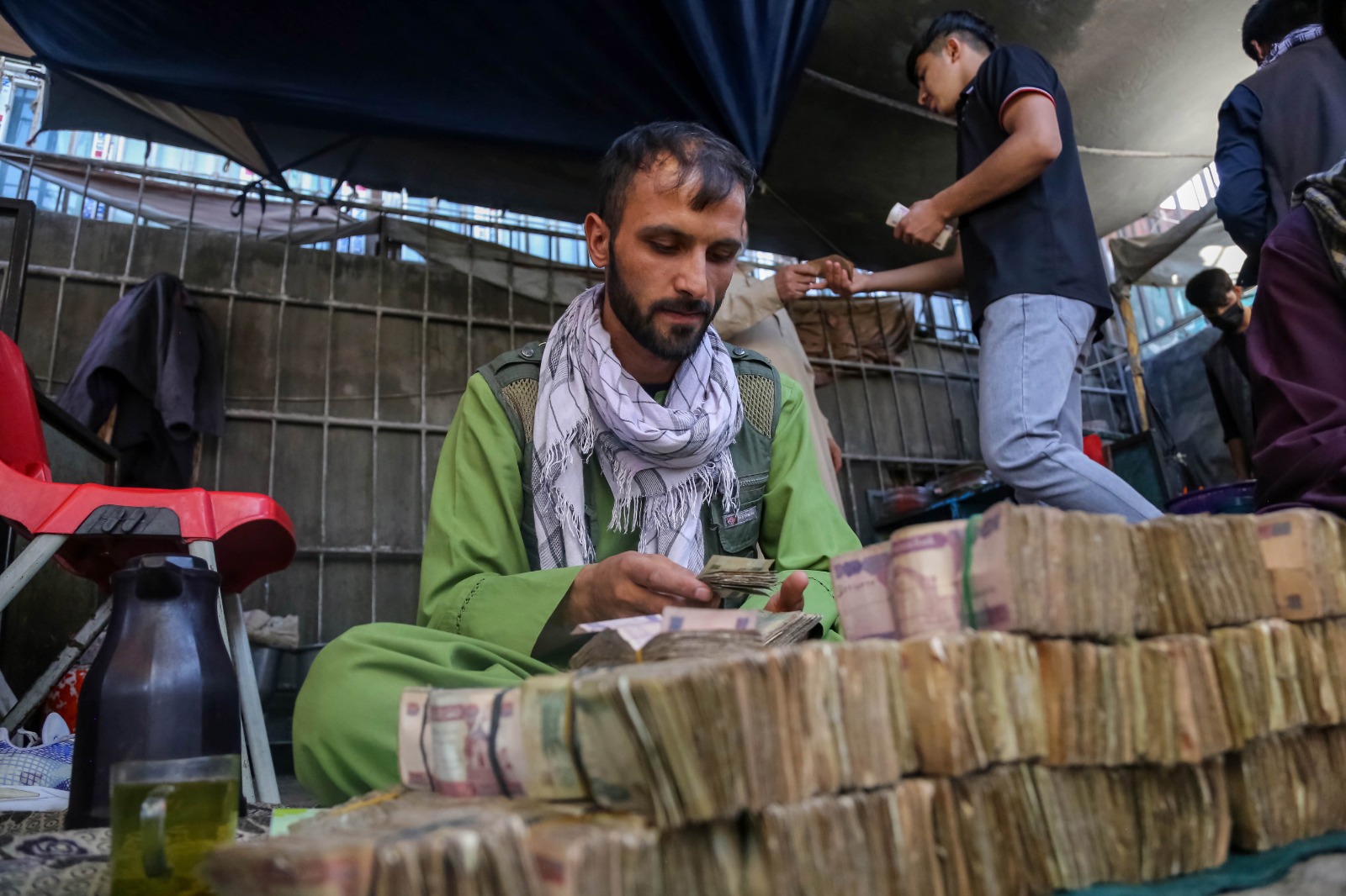 سوق صرف العملات في أفغانستان 