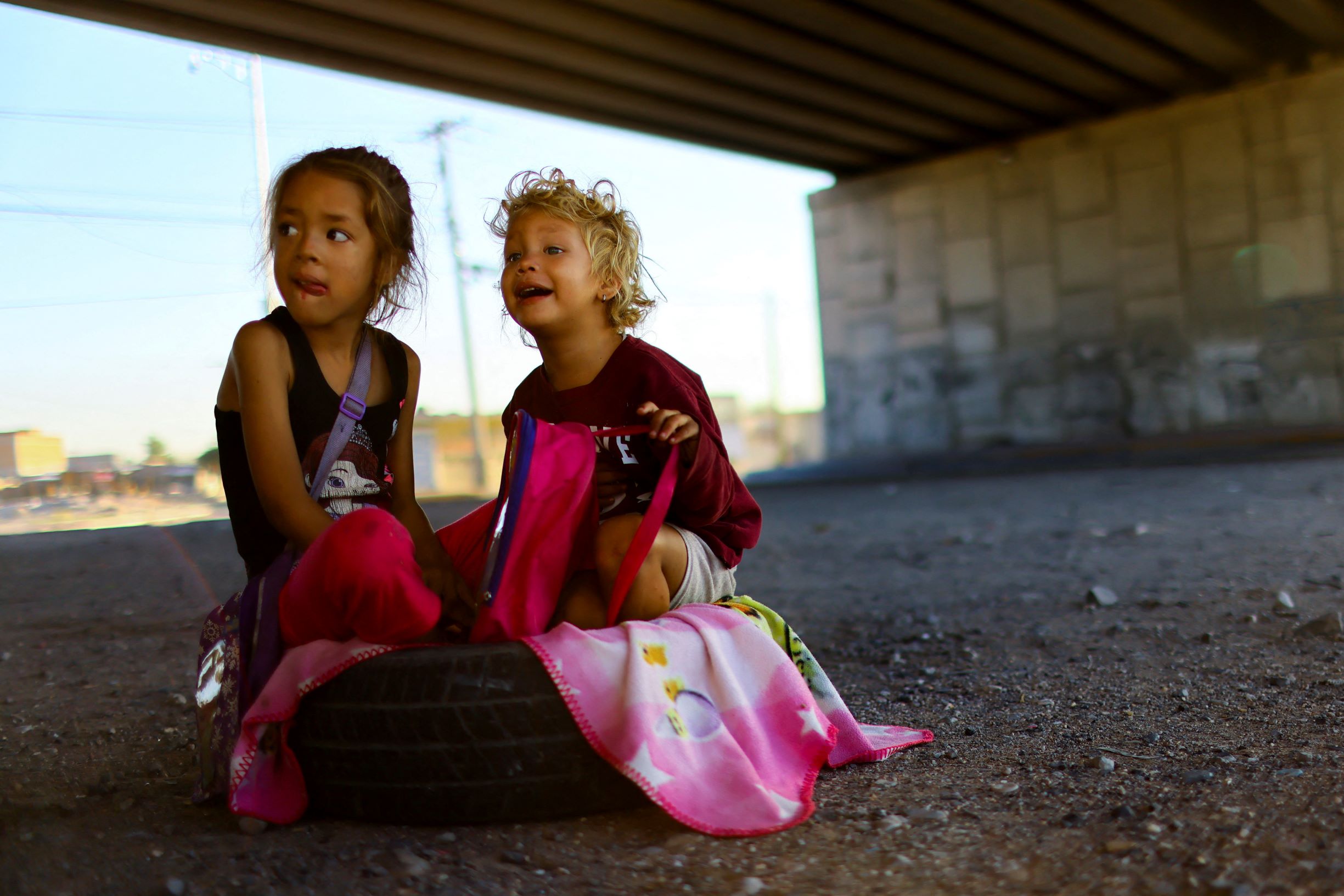 أطفال مهاجرون نحو الأمل