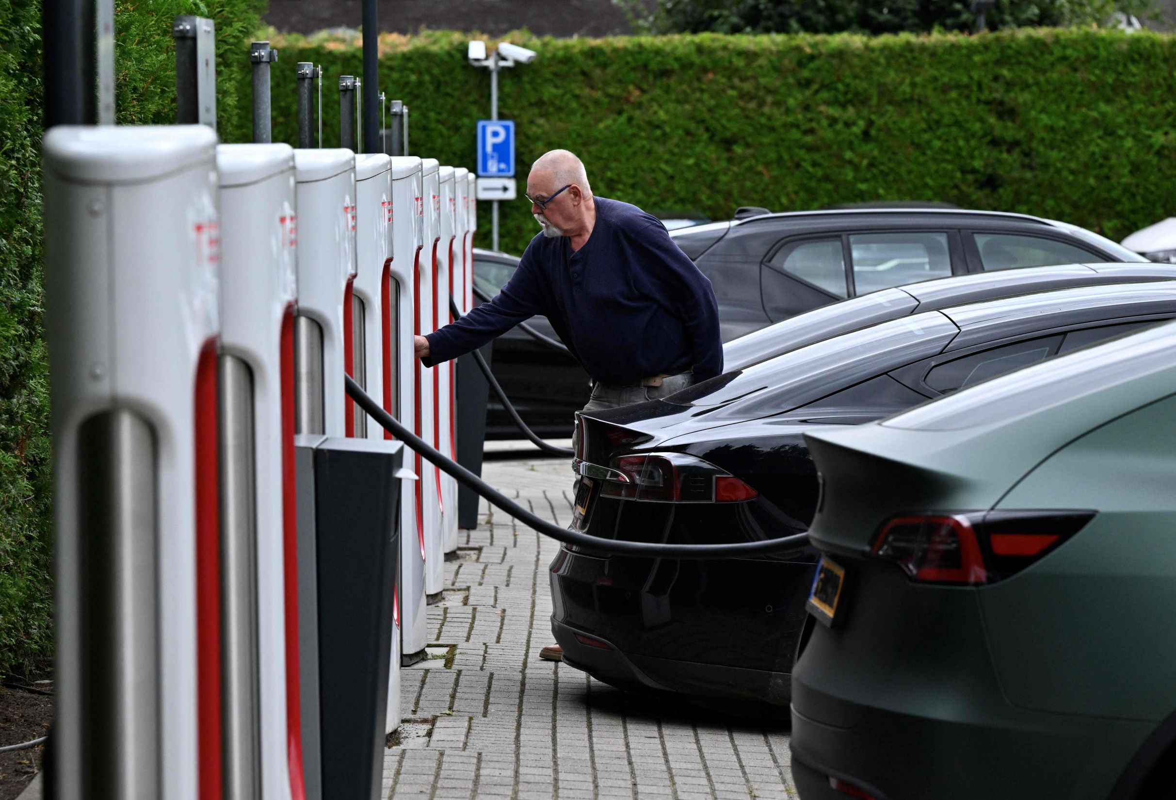 خلال أقل من أسبوعين .. "تسلا" تفقد 145 مليار دولار من قيمتها السوقية