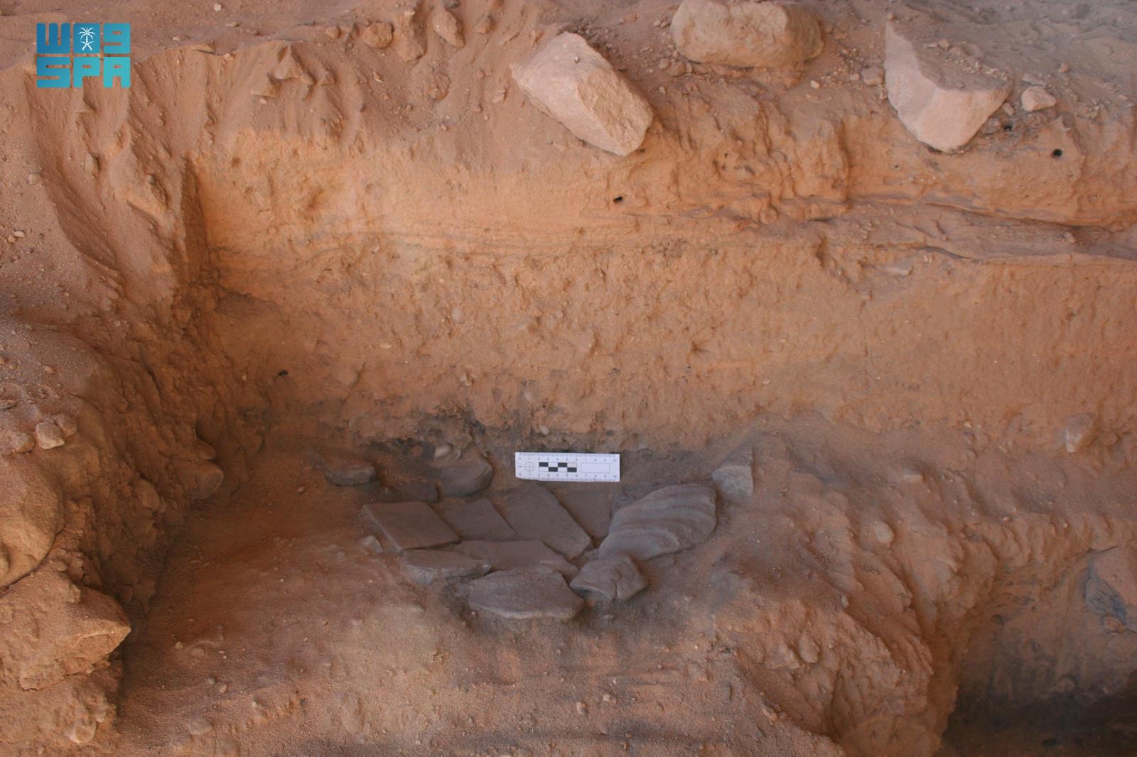  هيئة التراث تكشف عن دلالات معيشية وفنية بجبل عراف في حائل