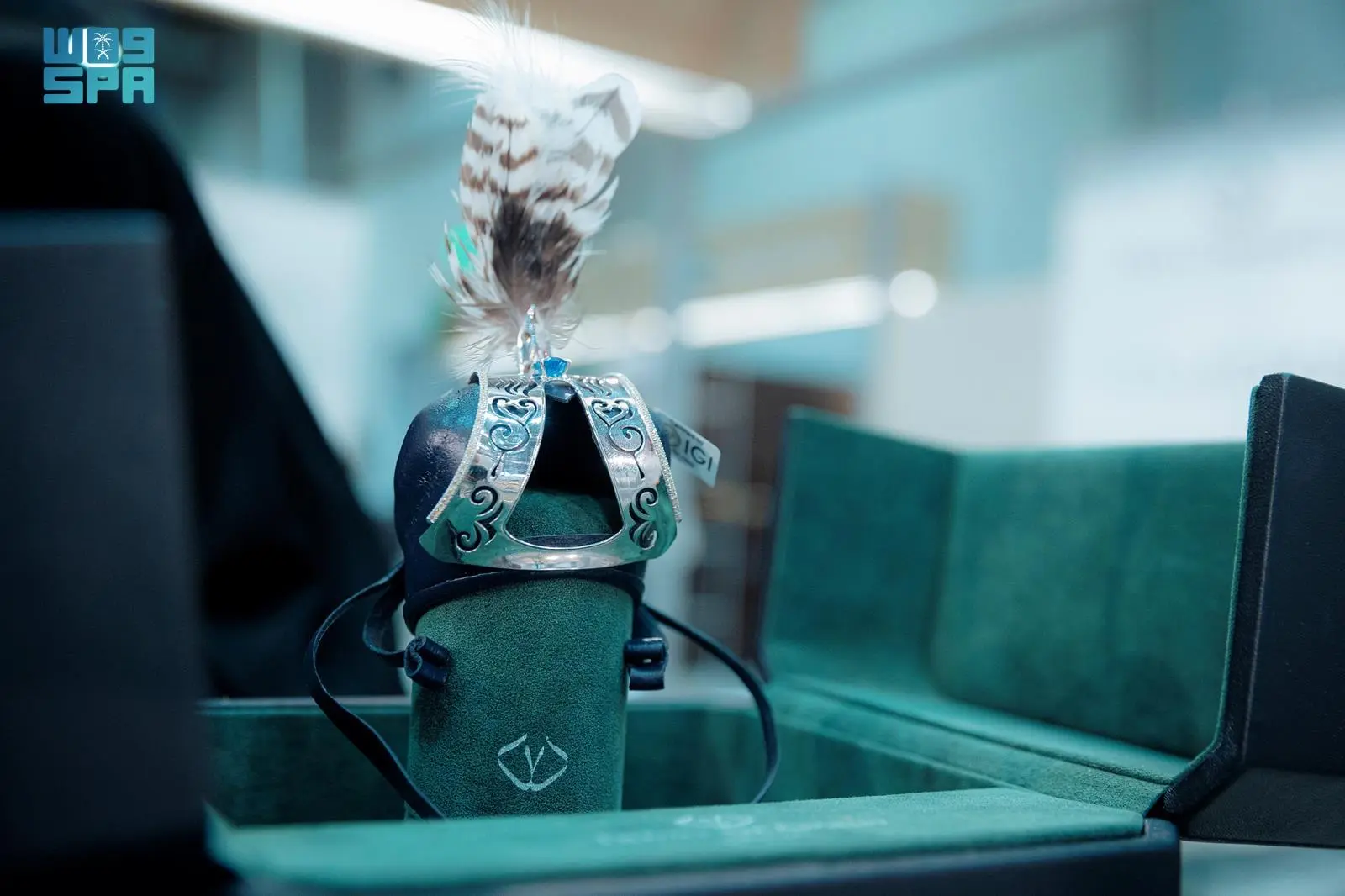 نوادر إكسسوارات الصقور تجذب زوار معرض الصقور والصيد السعودي الدولي 2023