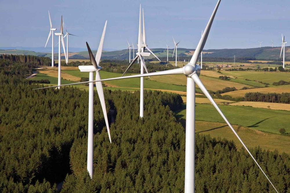 مساع بريطانية لإعادة استراتيجية الطاقة المتجددة إلى المسار الصحيح