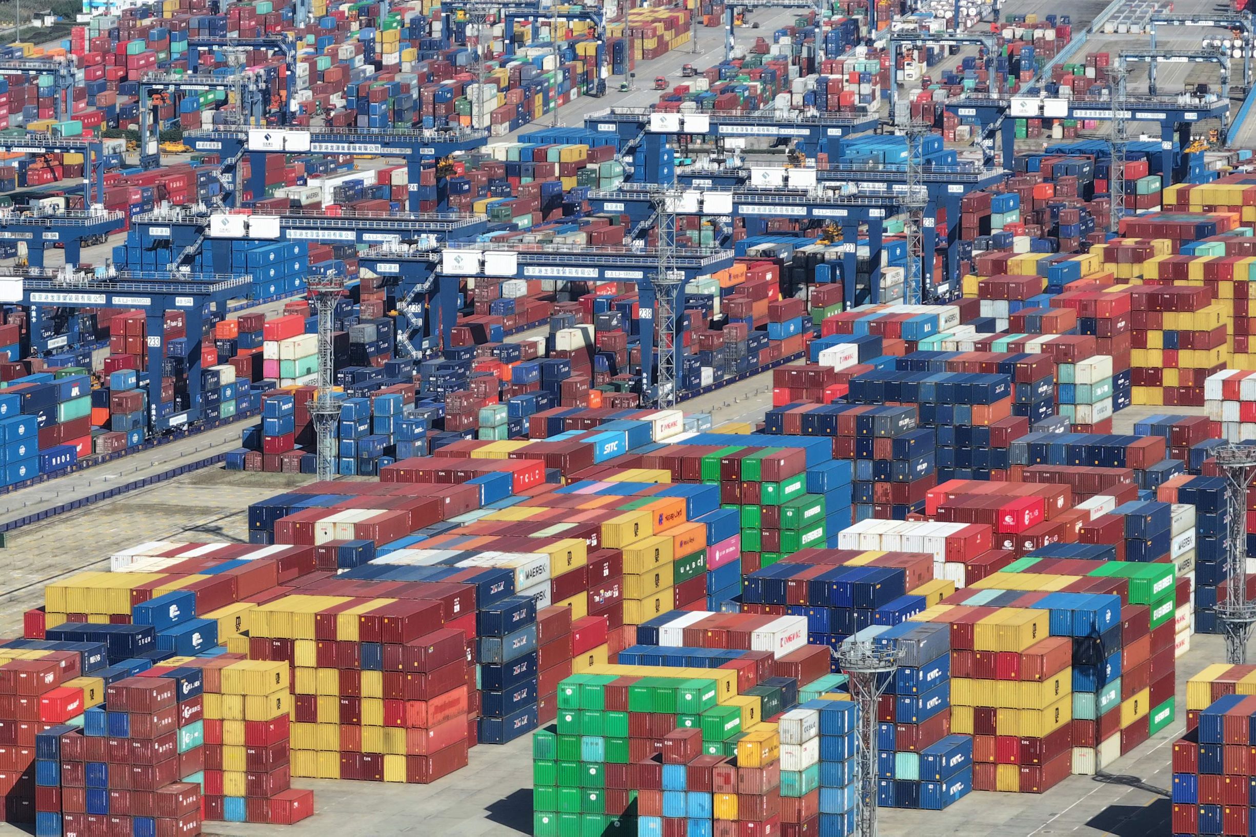 موانئ الصين .. ضجيج لا يهدأ