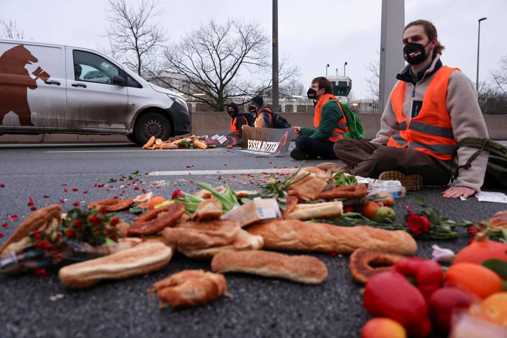 هدر الطعام .. هدر فرصة تجارية