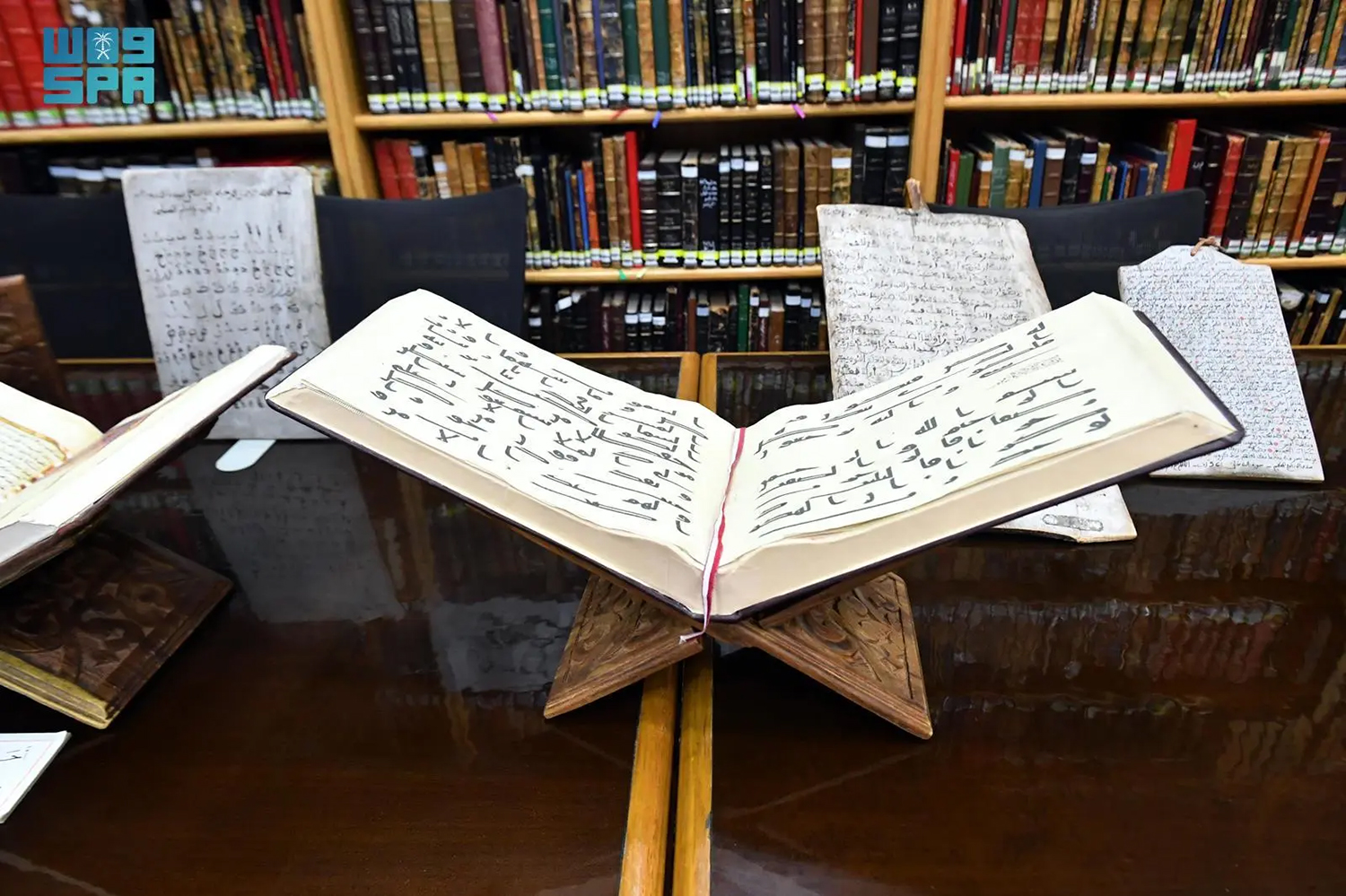 110 آلاف زائر استفادوا من الخدمات المعرفية بمكتبة المسجد النبوي خلال العام الماضي