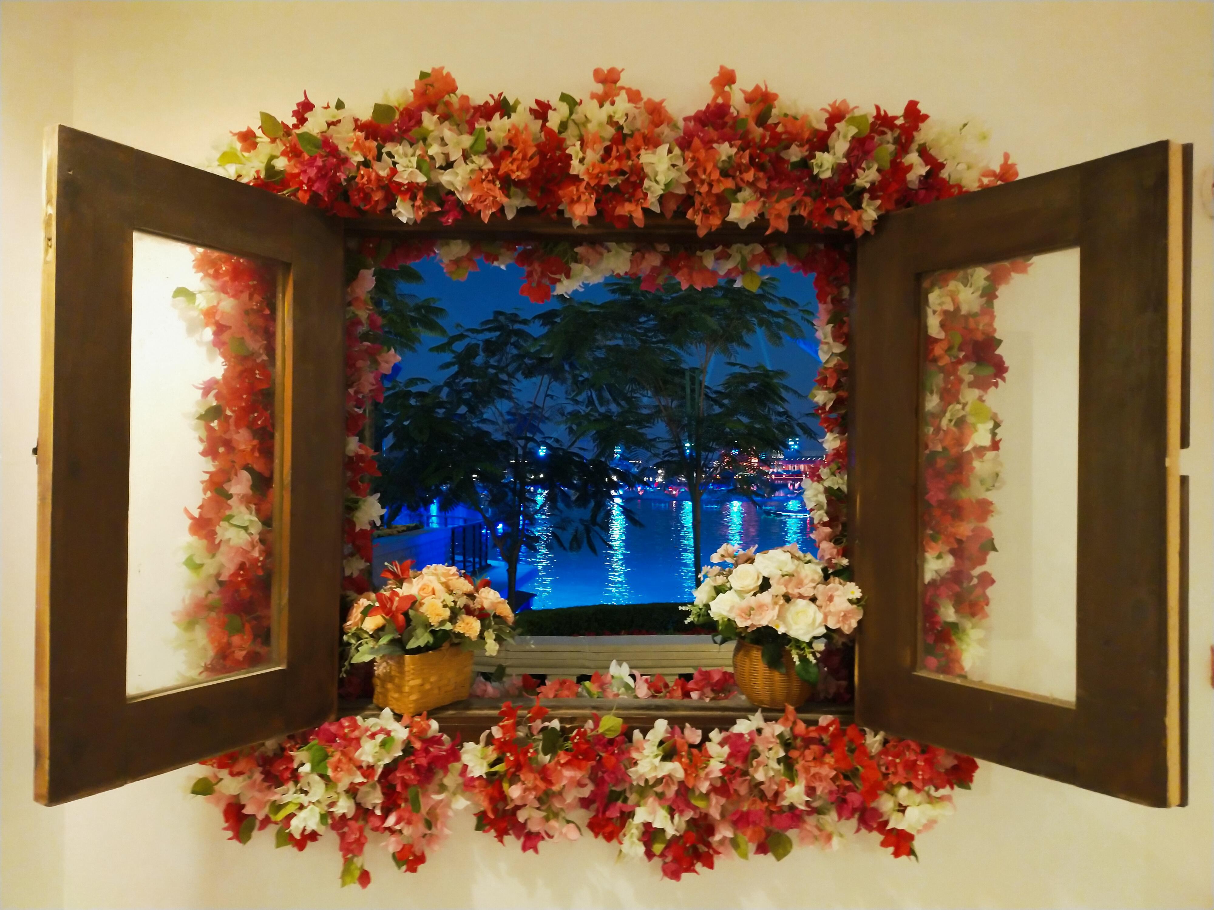 جناح الزهور في "بوليفارد وورلد" ينثر عبير الريف الإسباني في موسم الرياض