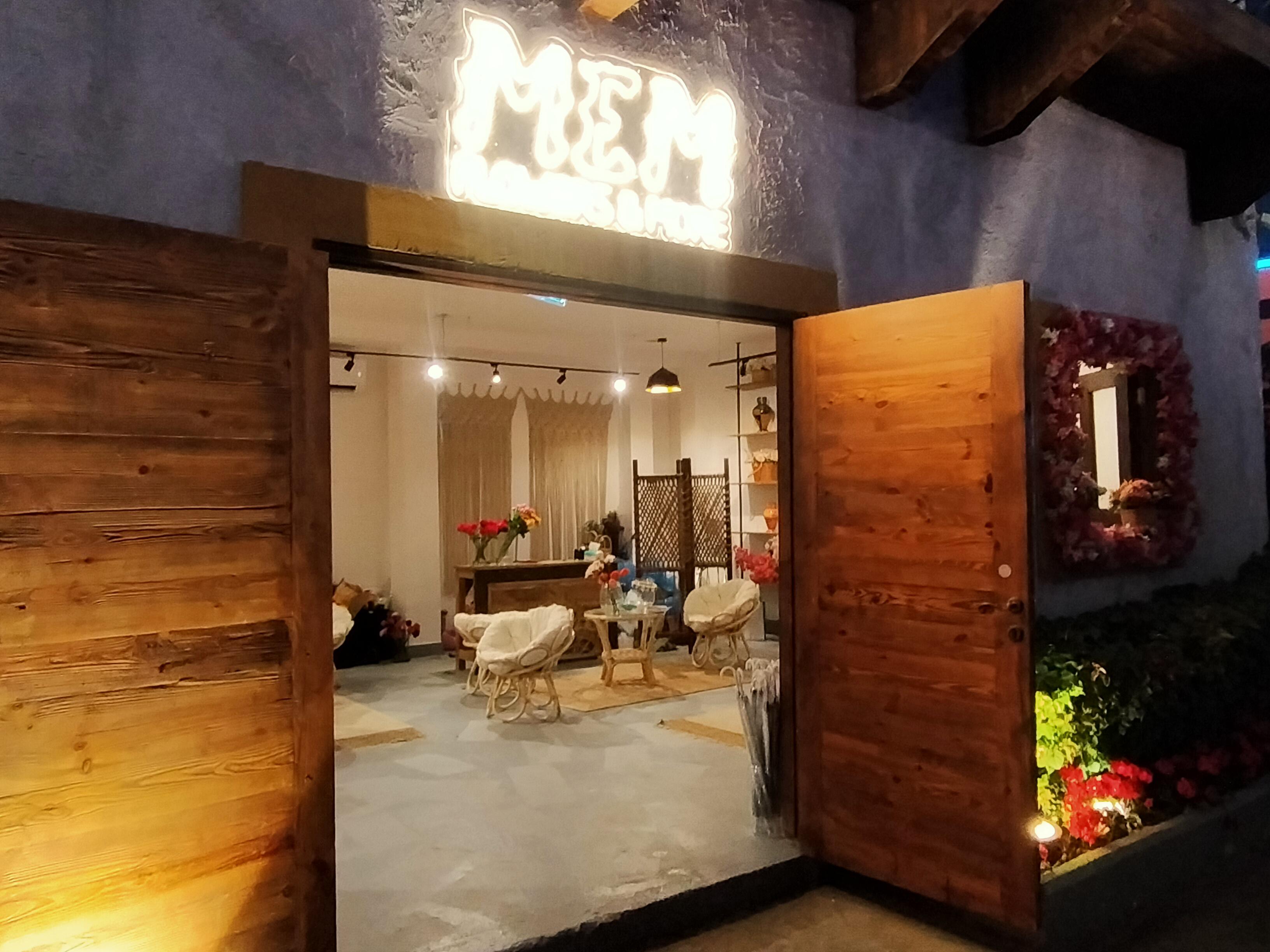 جناح الزهور في "بوليفارد وورلد" ينثر عبير الريف الإسباني في موسم الرياض