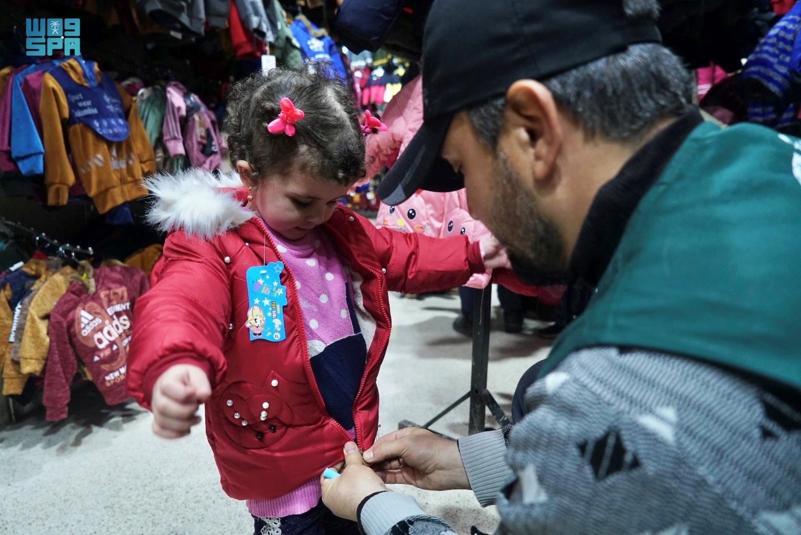 مساعدات إغاثية سعودية للمتضررين في  إدلب و باكستان