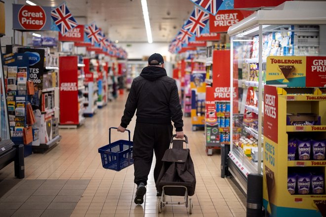 بريطانيا : معدل التضخم ينخفض إلى 3.9 % خلال نوفمبر