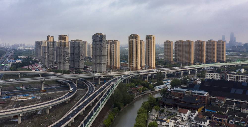 صناديق التحوط والأسهم .. خسرت 8 %