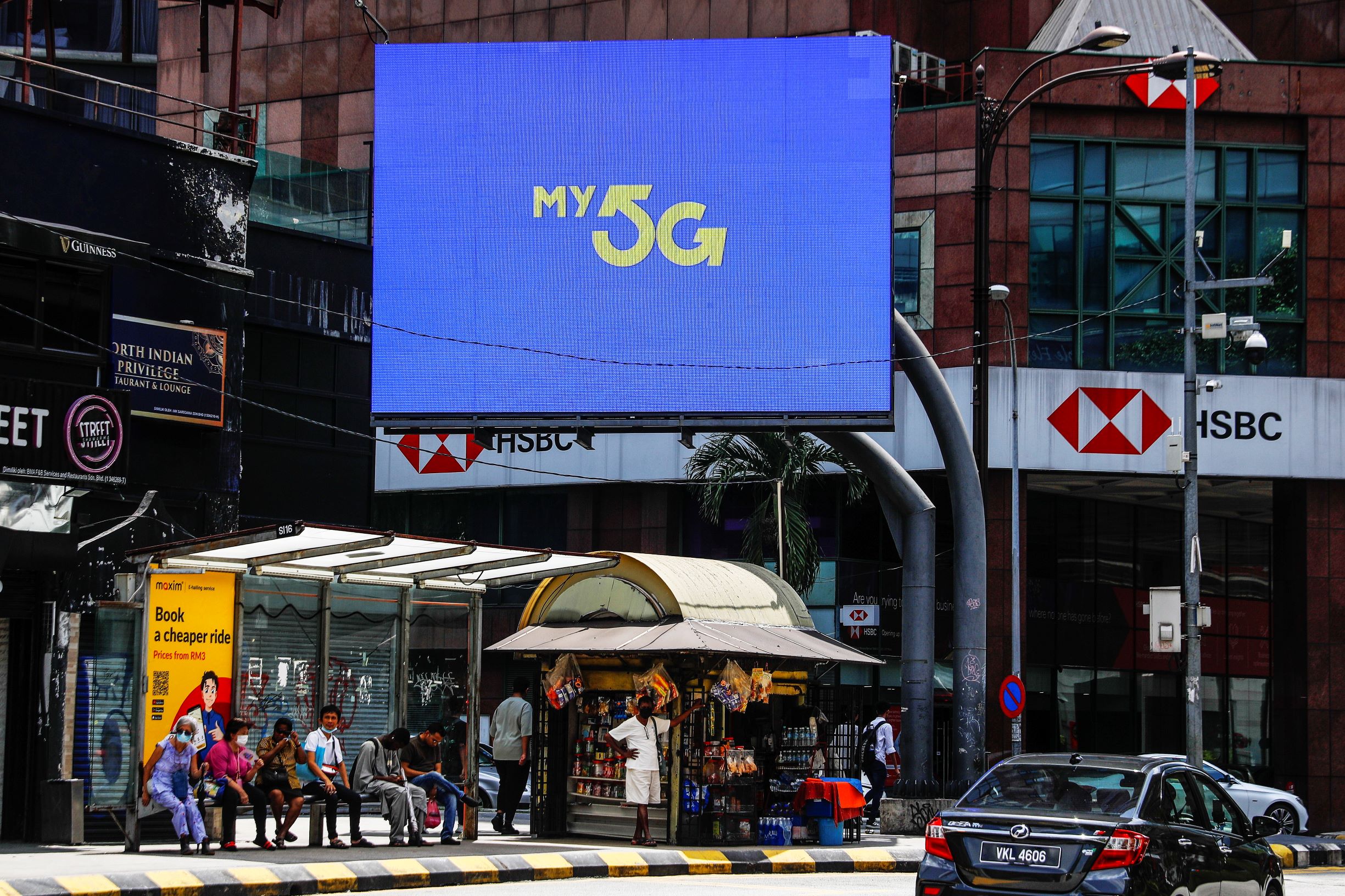 ماليزيا .. إحالة وزير مالية سابق إلى المحاكمة في تهم فساد