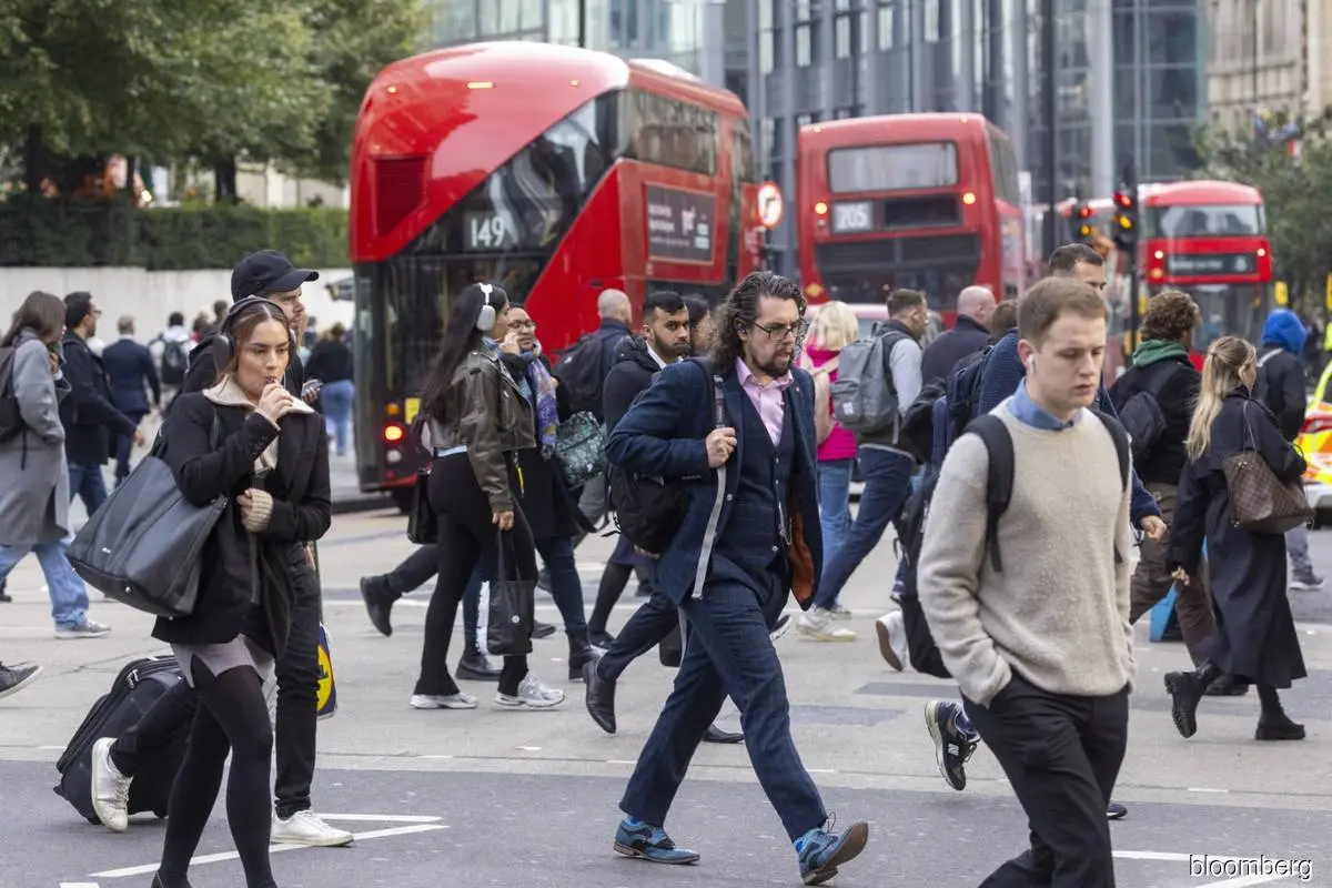 الاقتصاد البريطاني يسجل تعافيا متواضعا في نوفمبر
