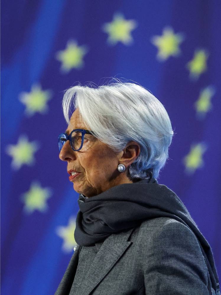 بريطانيا تفرض عقوبات تجارية على روسيا وتدعو لحل أزمة الحبوب العالقة في أوكرانيا