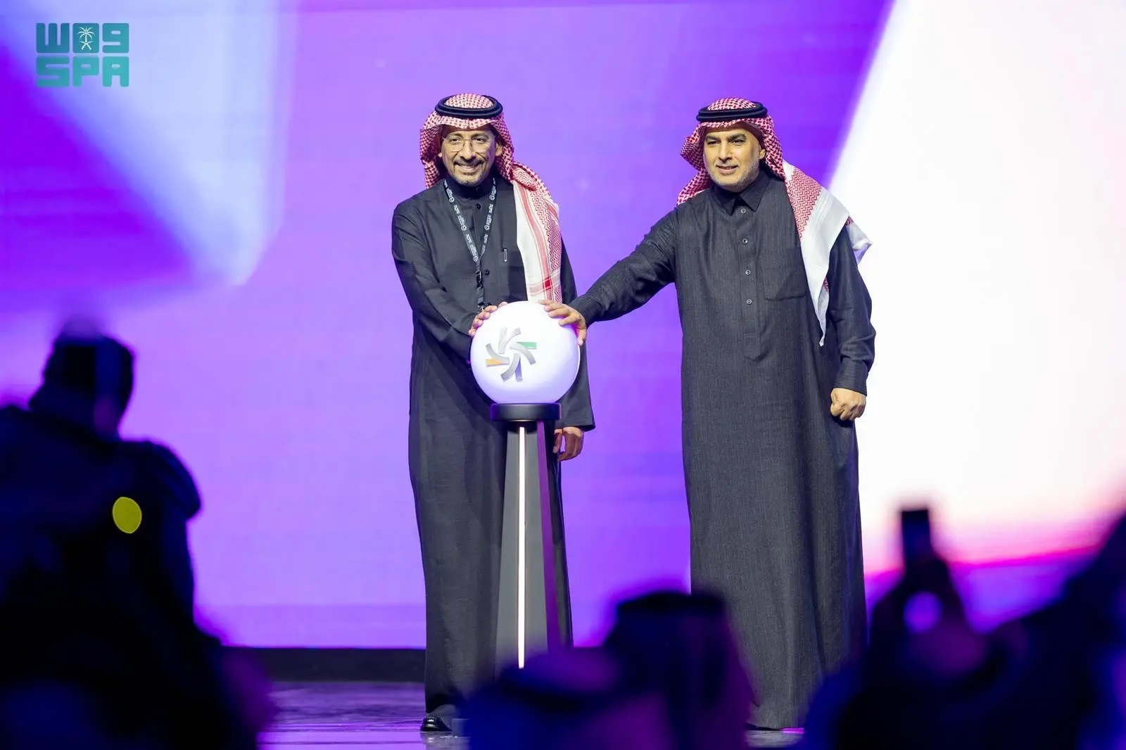 وزير الصناعة ورئيس "سدايا" خلال إطلاق مركز التميز للذكاء الاصطناعي في الصناعة والتعدين. "واس"