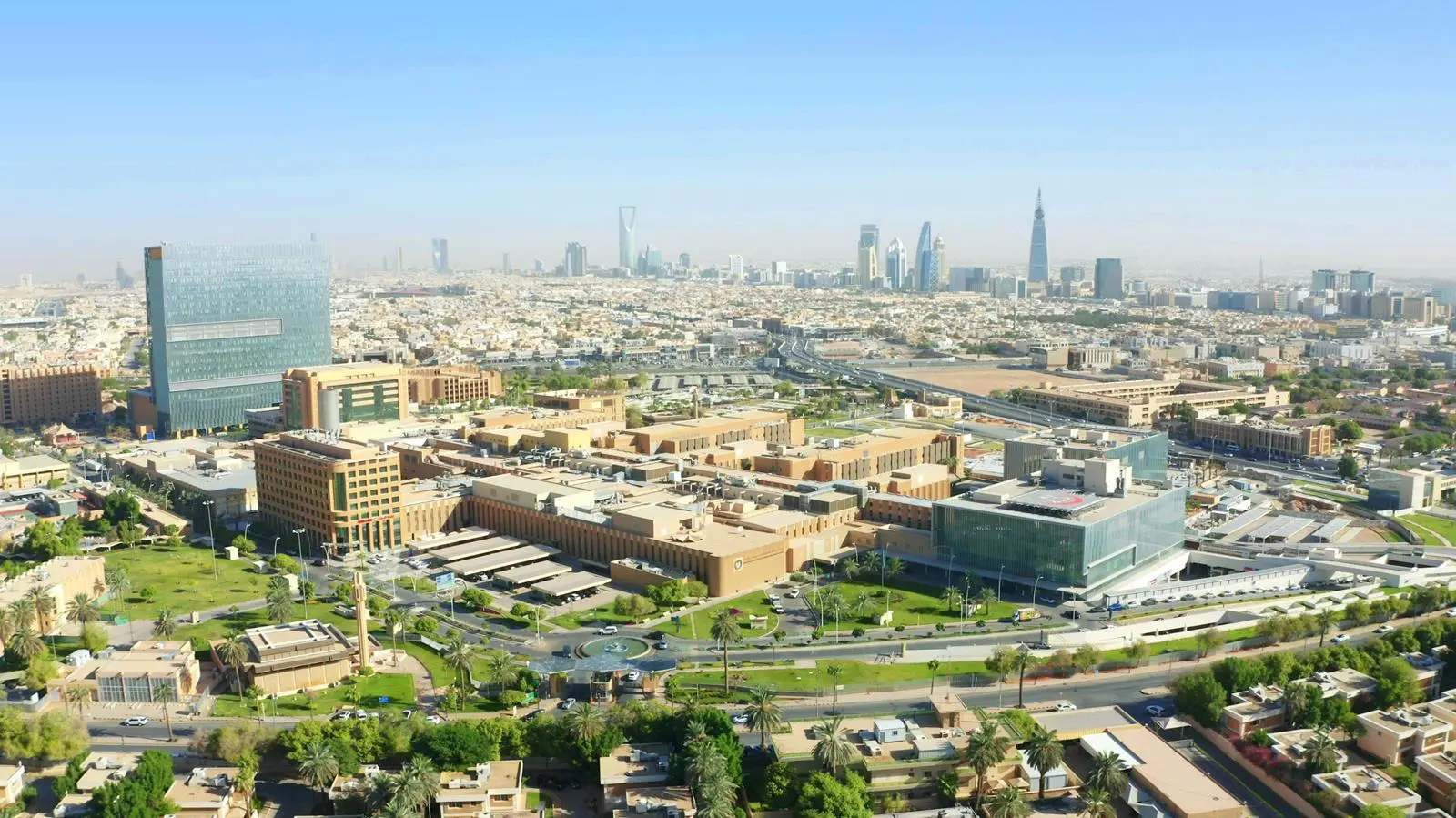 يتوقع الانتهاء من تسجيل نحو 80 % من عقارات السعودية بحلول 2028. "واس"