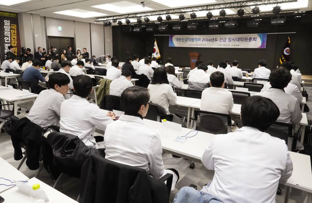 كوريا الجنوبية لديها نحو 140 ألف طبيب. "الفرنسية"