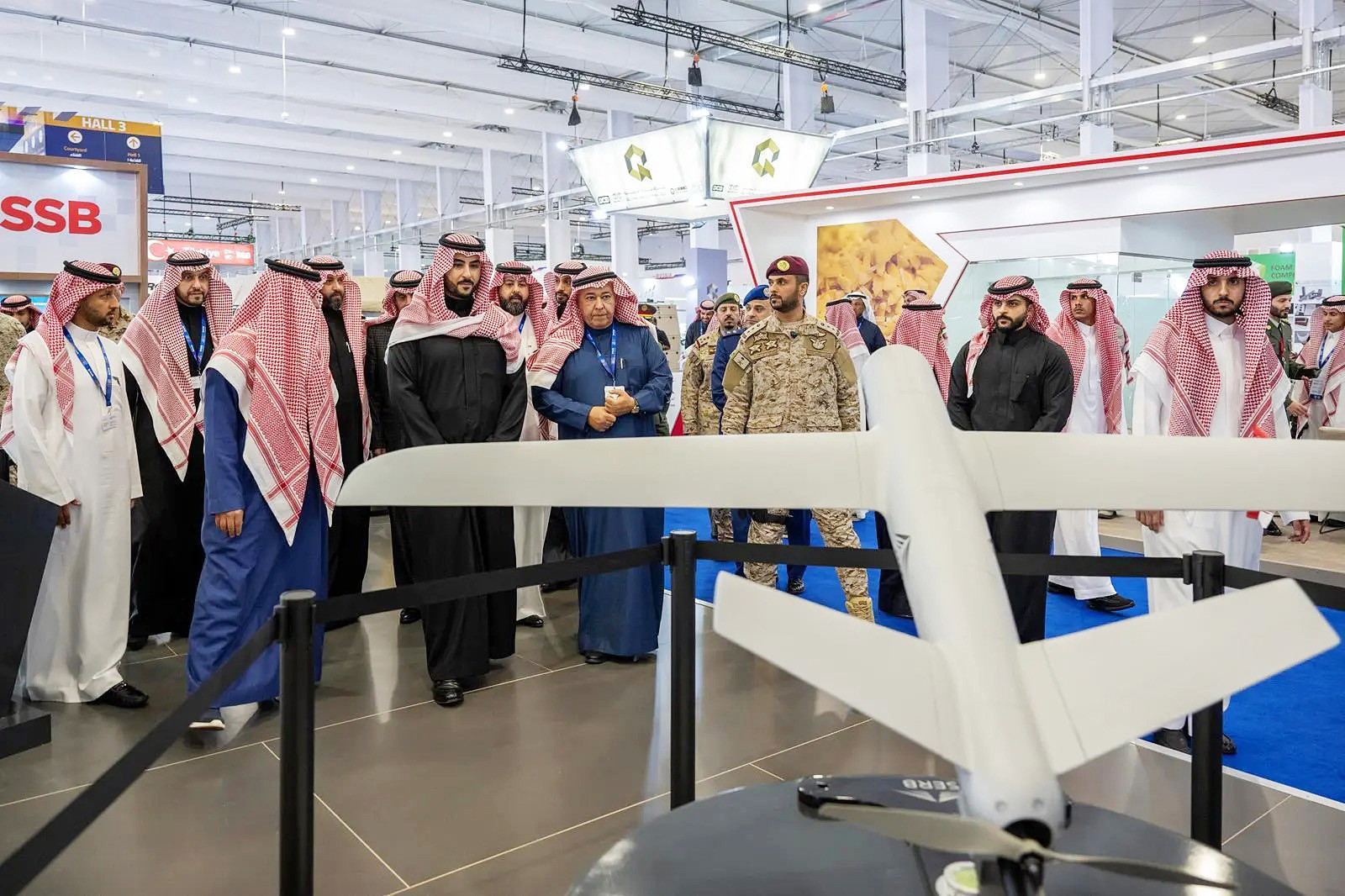 تحت رعاية خادم الحرمين ونيابة عن الأمير محمد بن سلمان ولي العهد رئيس مجلس الوزراء افتتح الأمير خالد بن سلمان وزير الدفاع في الرياض أمس، معرض الدفاع العالمي 2024 في نسخته الثانية. المصدر: "واس"