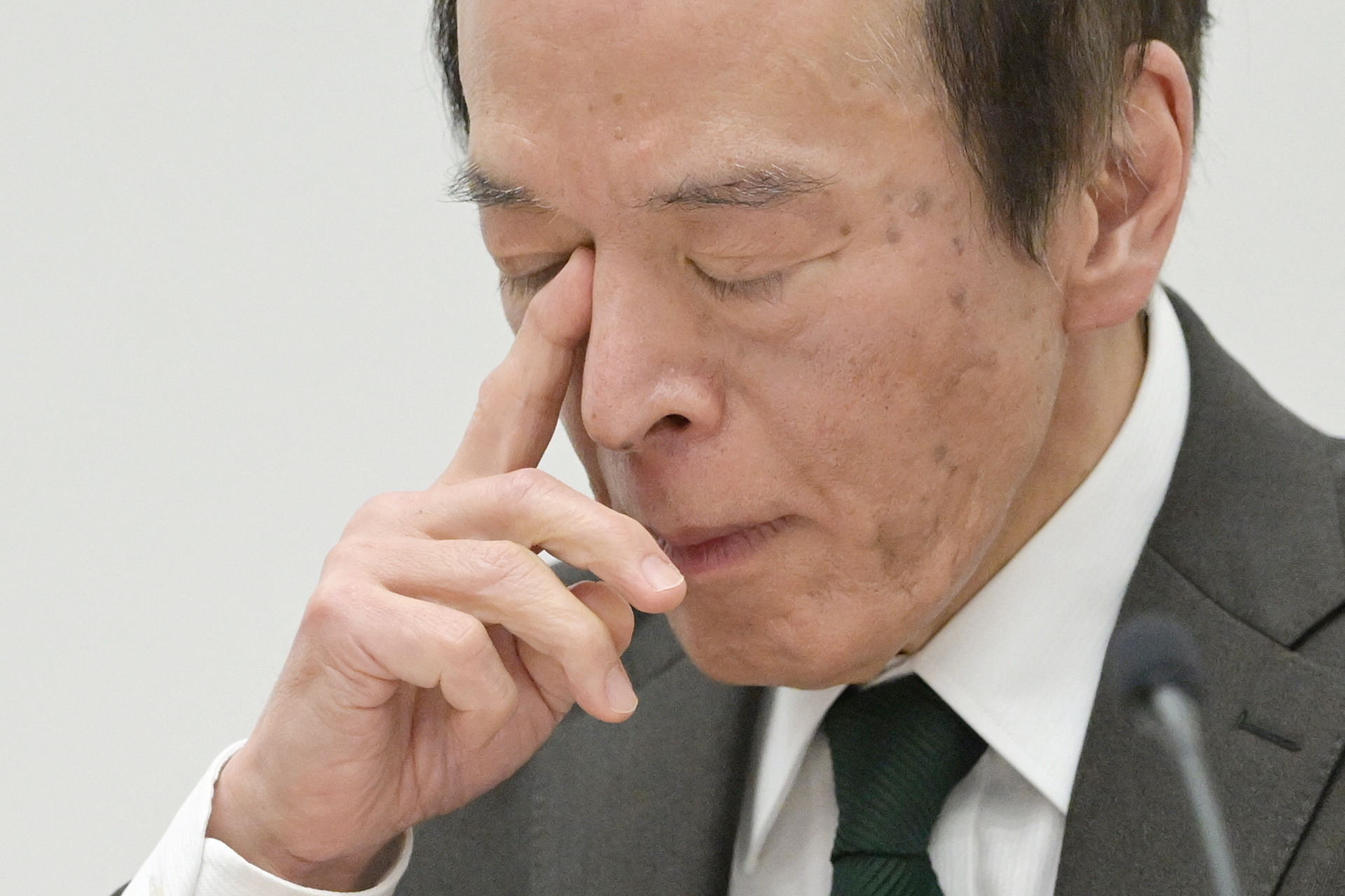 اليابان تتخلى عن الفائدة السلبية لأول مرة منذ 2007