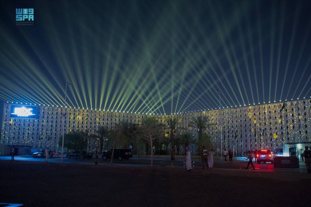 اليونان تطوي صفحة 12 عاما من الرقابة الأوروبية الصارمة لاقتصادها