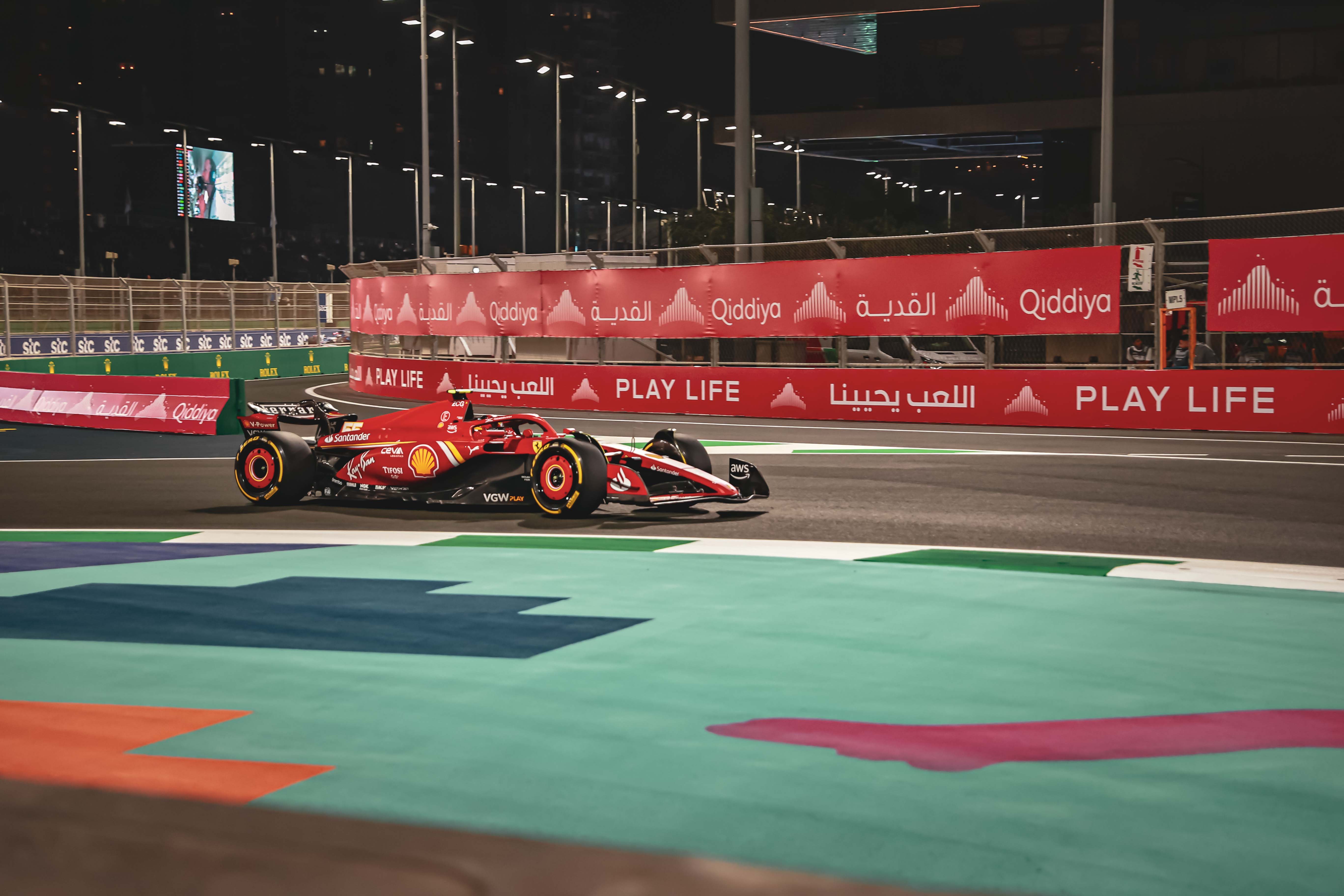 1.2 مليار ريال تكلفة سيارات "فورمولا 1" .. ورواتب سائقي جائزة السعودية الكبرى تتجاوز المليار