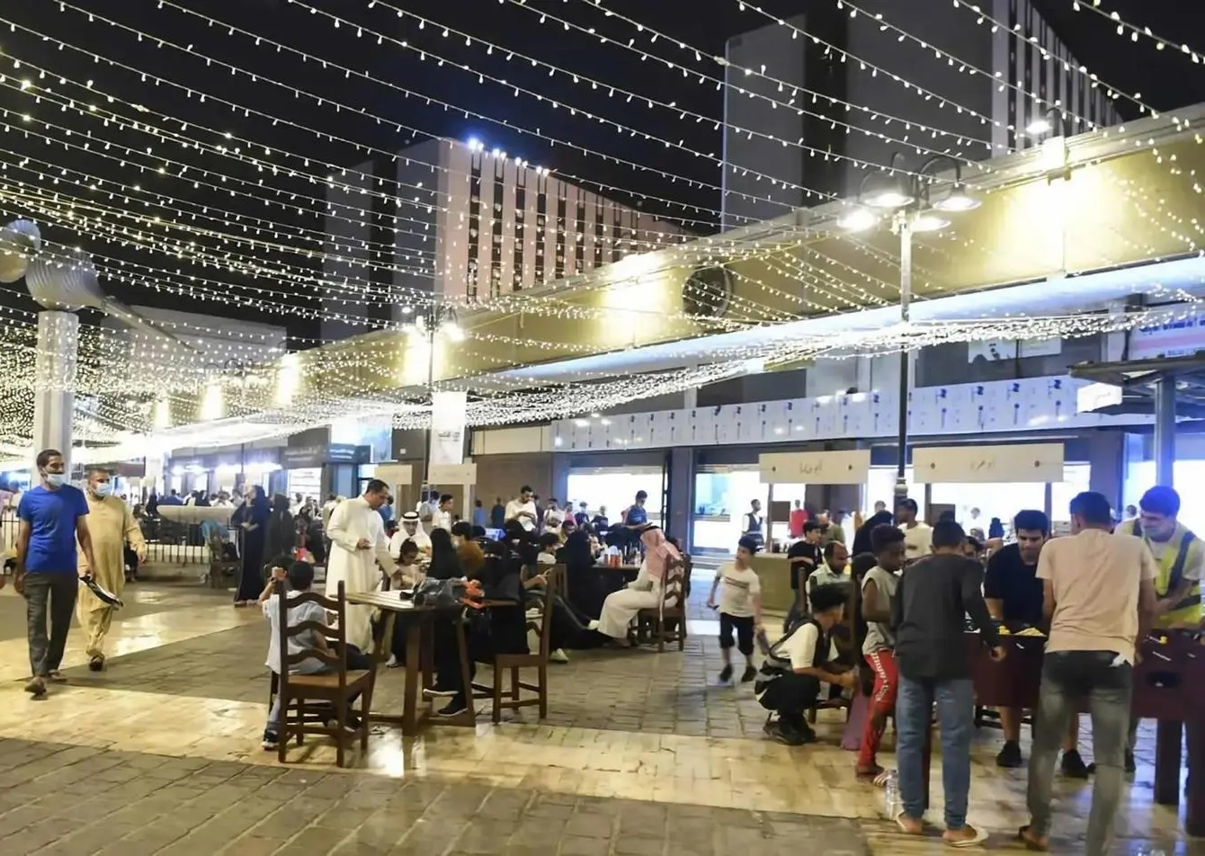 وزارة التجارة لـ "الاقتصادية": السجلات التجارية لنشاط الوجبات السريعة ارتفعت 17 % خلال 2023 .. 44.8 ألف سجل